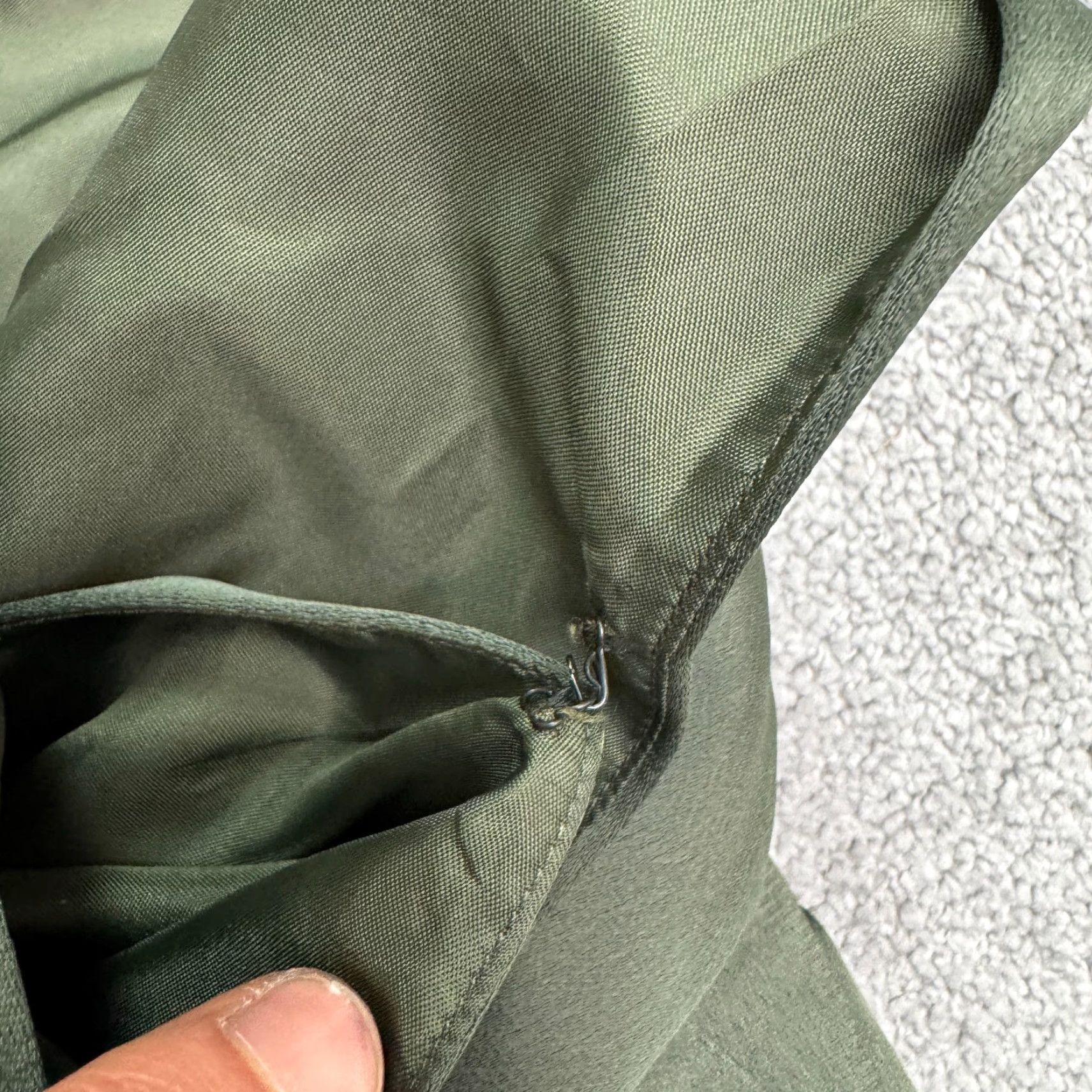 Banana Republic Banana Republic Jumpsuit Womens 0 Olive Green Satin Pleated Sleeveless V-Neck Size 25" / US 0 / IT 36 - 6 Thumbnail