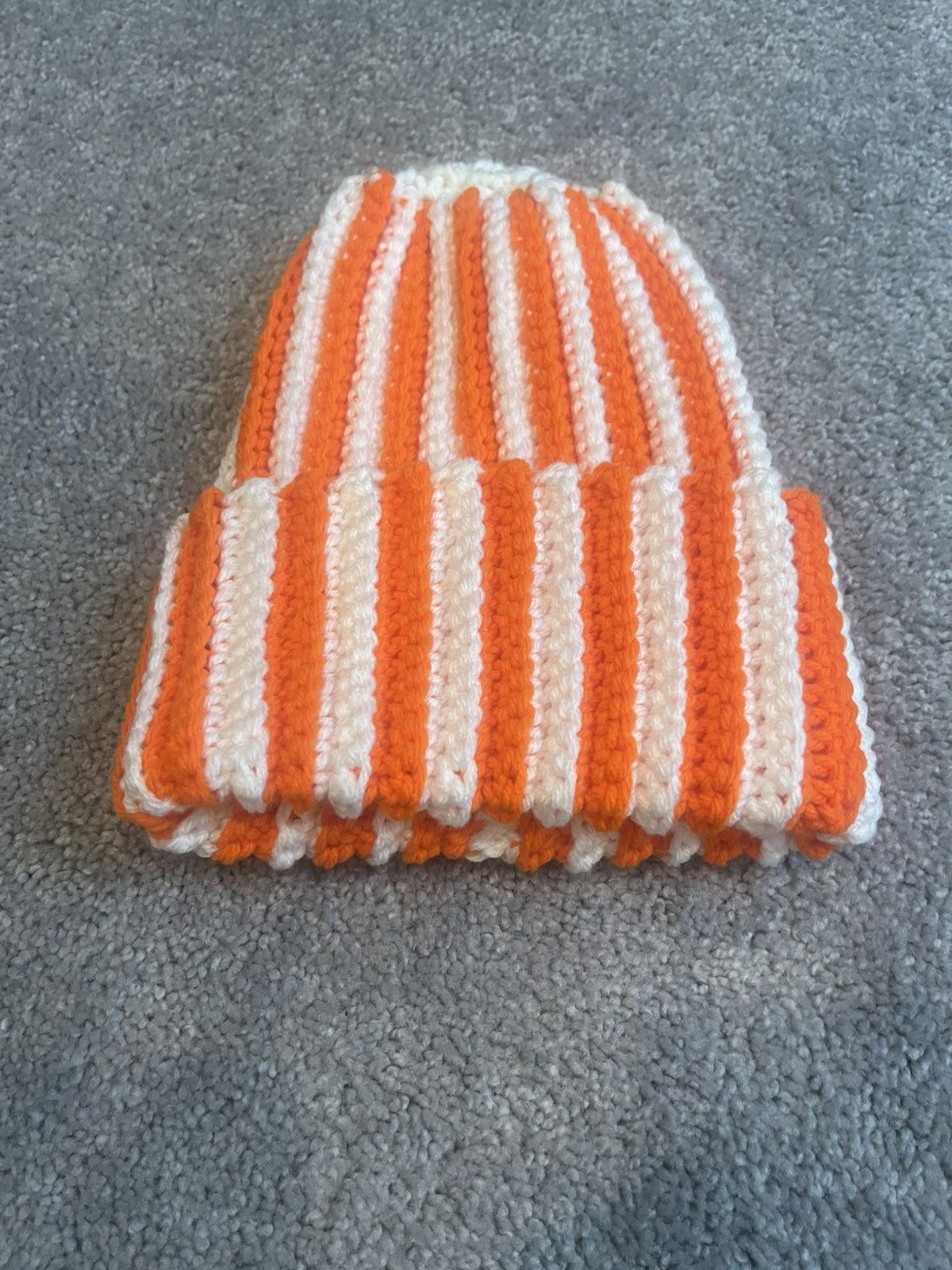 Other Orange and white wool beanie Size 40 - 1 Thumbnail