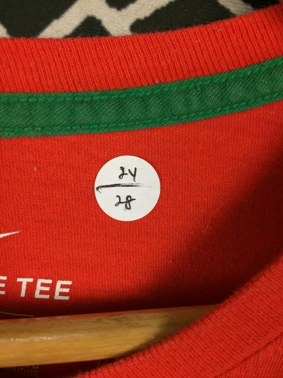 Nike Nike Sportswear Make It Hot Dragon Swoosh Logo Tee Size US XL / EU 56 / 4 - 13 Thumbnail