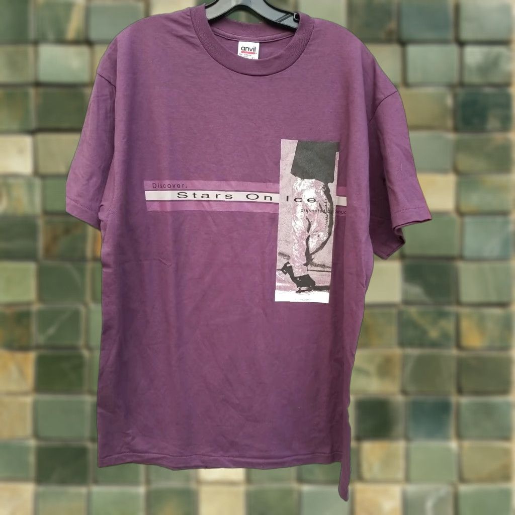 Anvil VINTAGE 90s Stars On Ice short Sleeve T Shirt XL Men Purple Stars T-Shirt Cotton Crew Neck Deadstock Size US XL / EU 56 / 4 - 1 Thumbnail