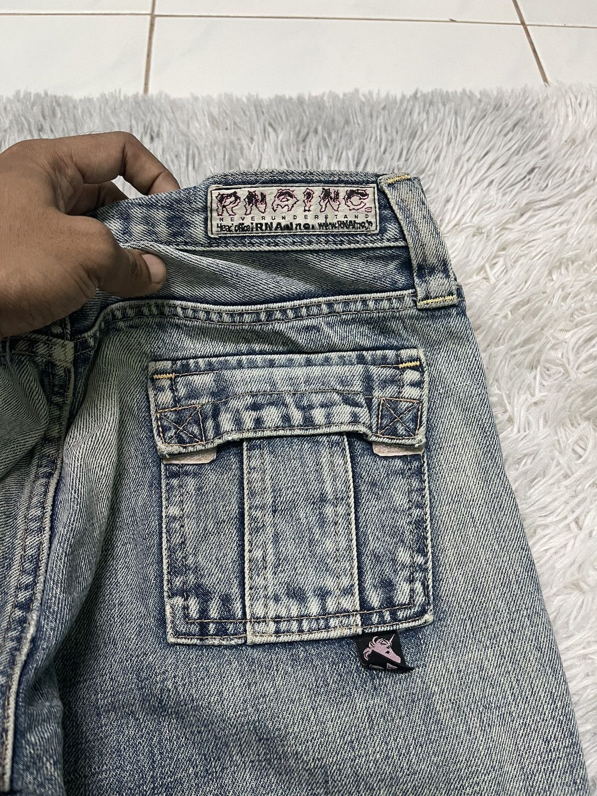 Other 90s RNA BUSHPANT DISTRESSED WASHABLE JEANS RARE DESIGN Size US 29 - 17 Thumbnail