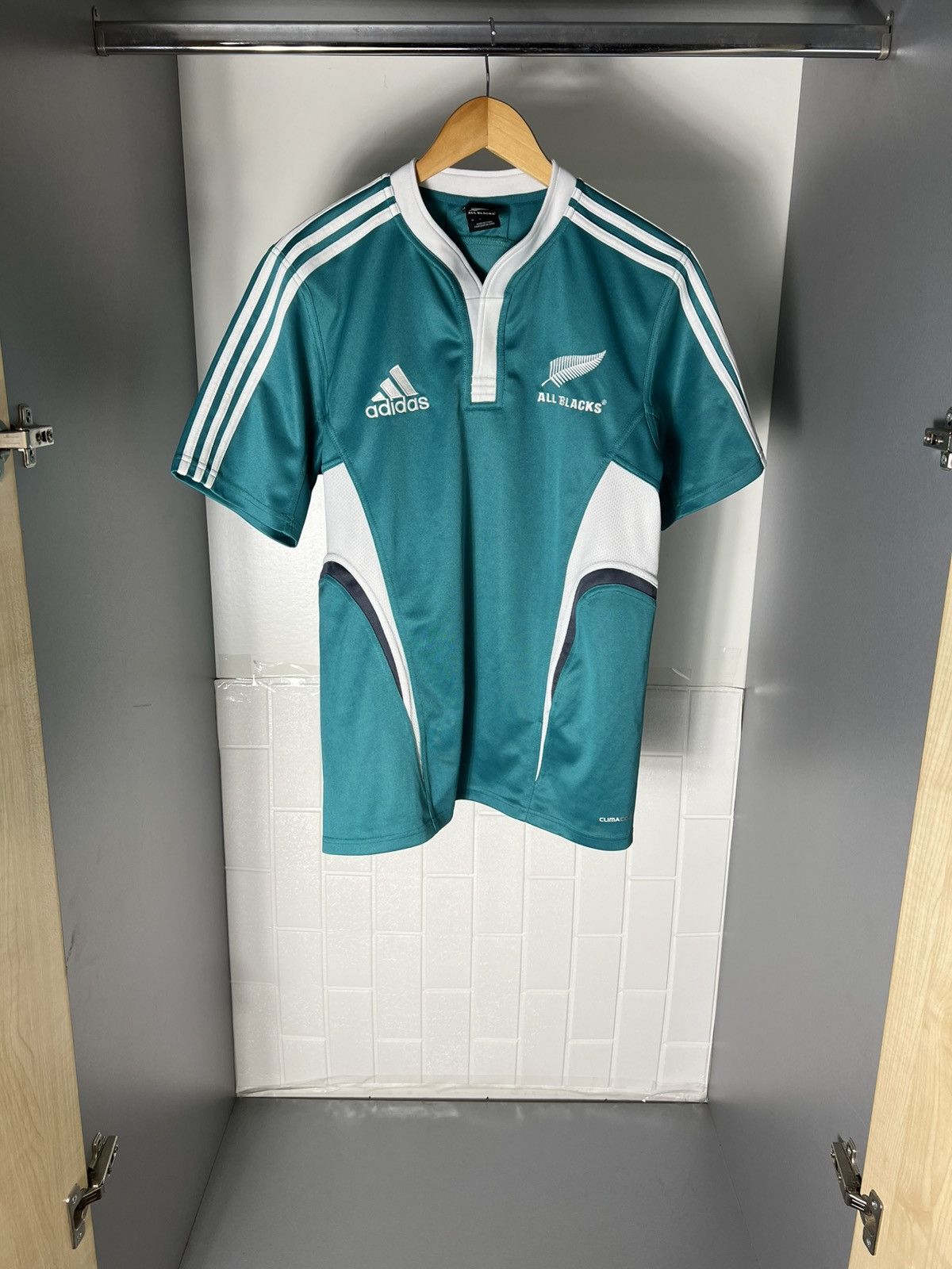 Adidas VINTAGE ADIDAS NEW ZEALAND ALL BLACKS RETRO RUGBY JERSEY Y2K Size US M / EU 48-50 / 2 - 2 Thumbnail