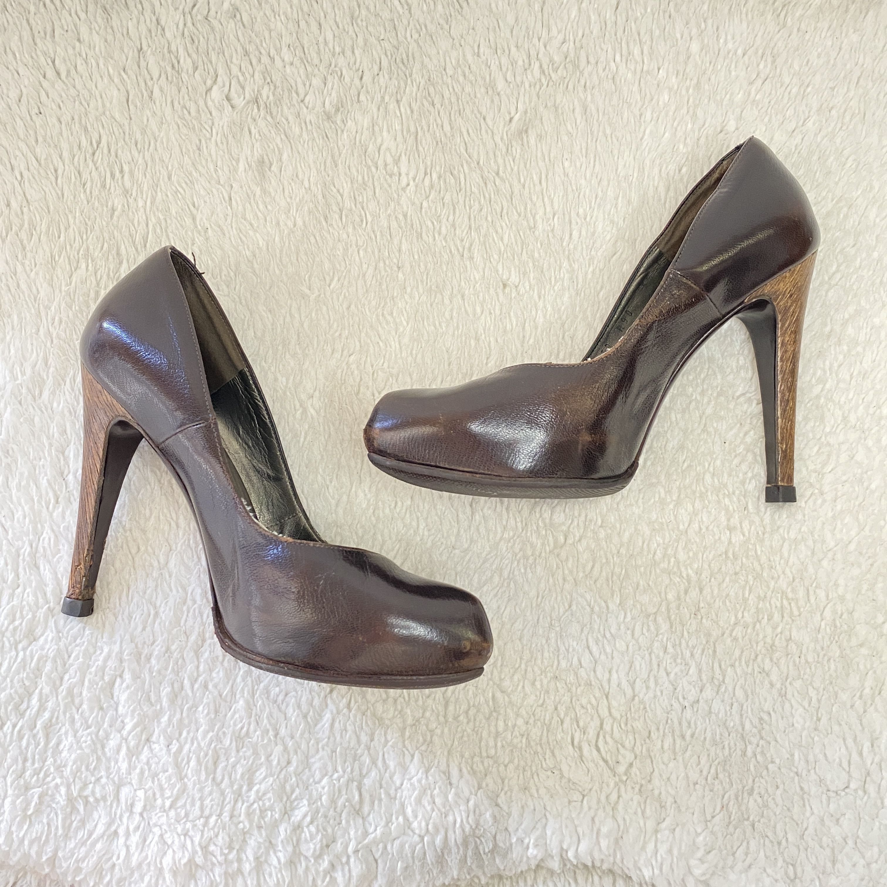 Salvatore Ferragamo Vintage Salvatore Ferragamo Brown Leather Wooden Heel Pumps Size US 6.5 / IT 36.5 - 7 Thumbnail