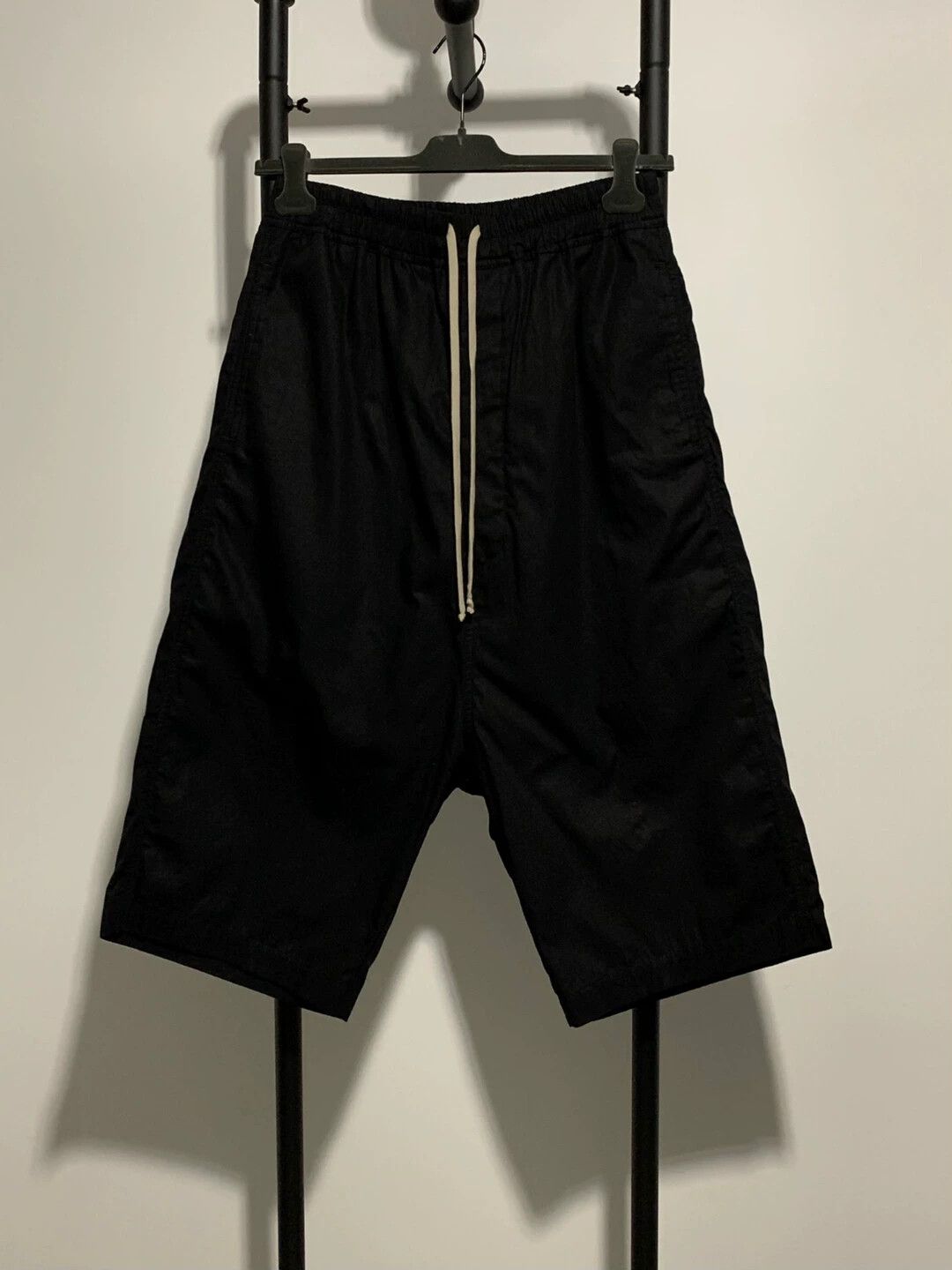 Rick Owens Rick Owens RO 7/8 length lightweight cotton shorts M Size US 32 / EU 48 - 1 Thumbnail