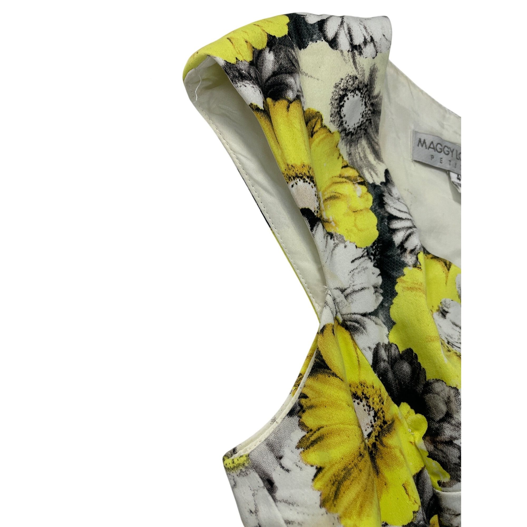 MAGGY LONDON Maggy London Petite Floral Fit Flare Dress size 4P SKU 8920 Size S / US 4 / IT 40 - 4 Thumbnail