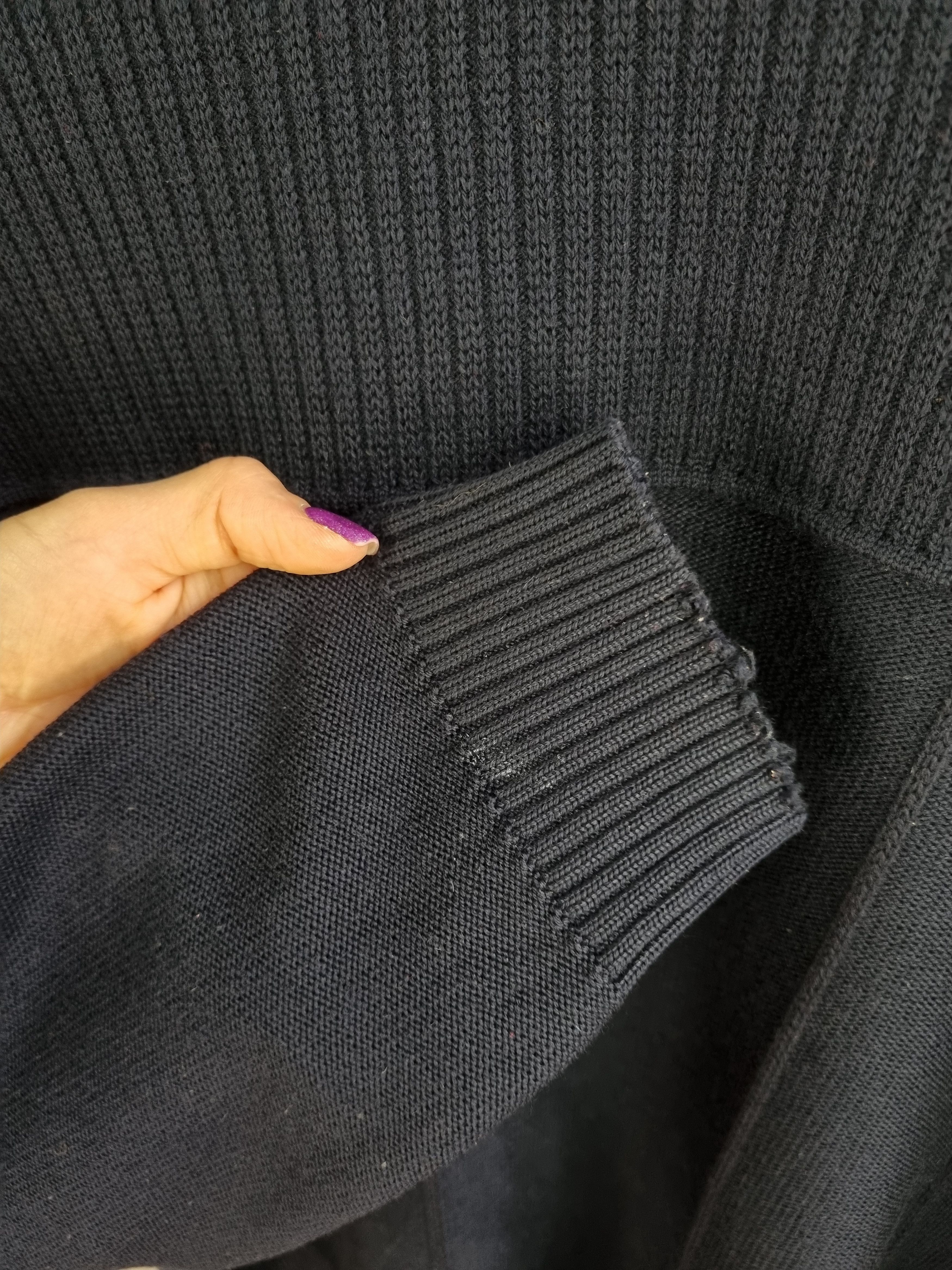Fendi × Vintage Vtg Fendi Uomo Italian Wool Distressed Sweater V Neck Size US L / EU 52-54 / 3 - 18 Thumbnail