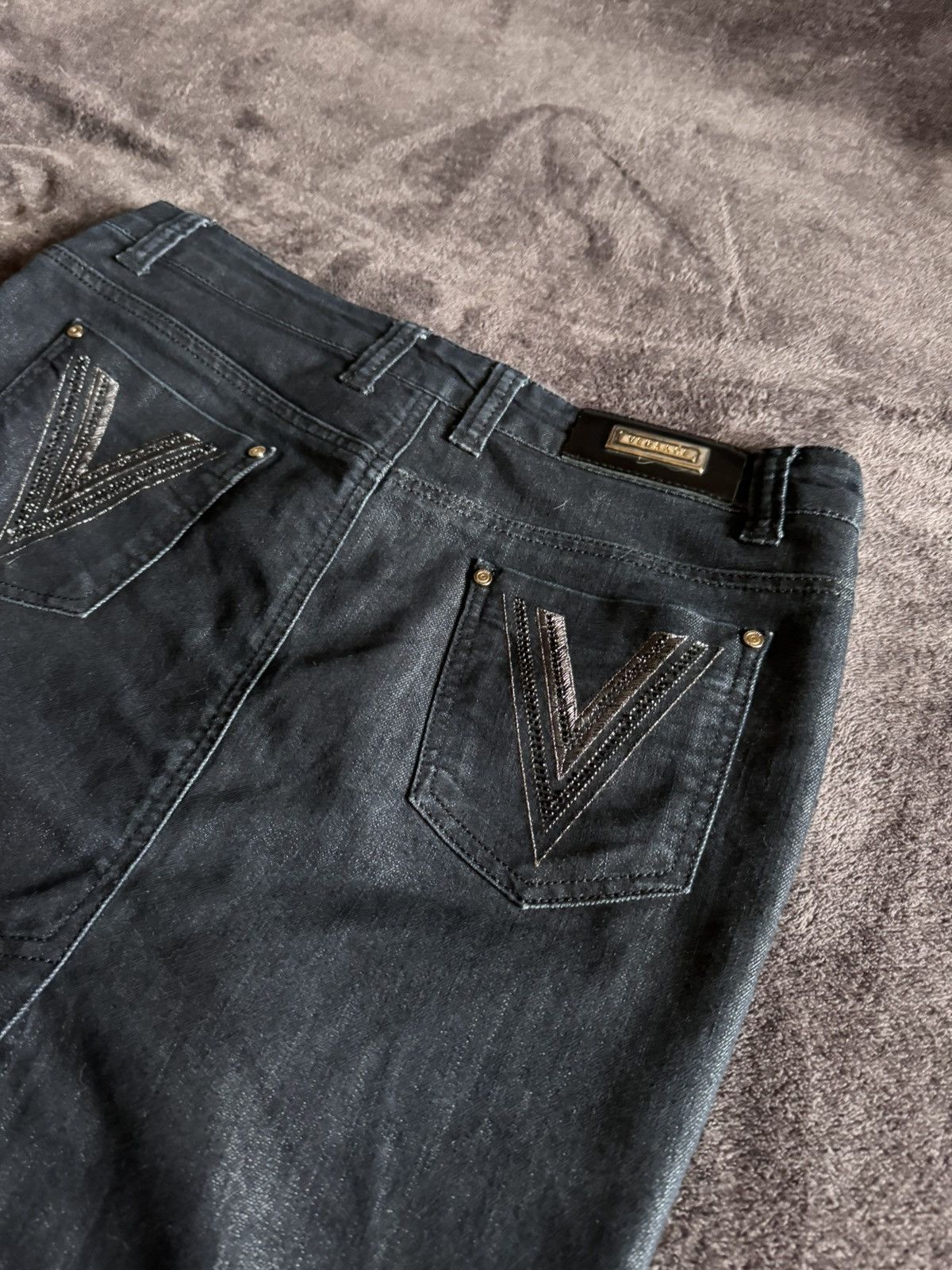 Versace Versace jeans midi skirt denim big logo vintage Size 30" / US 8 / IT 44 - 9 Thumbnail