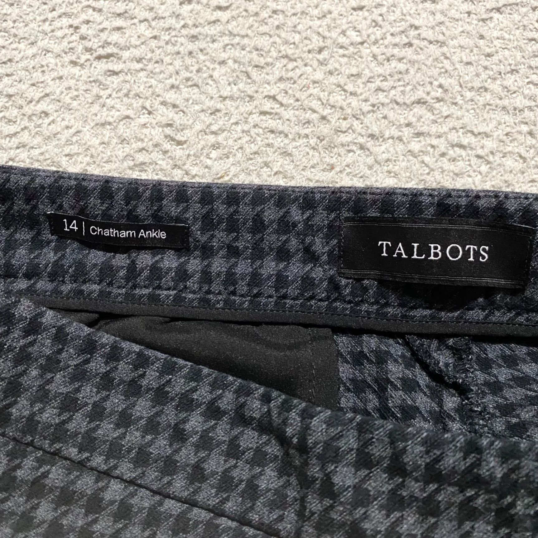 Talbots Talbots Pants Regular 14 Gray Plaid Straight Ankle Chatham Business Casual Womens Size 14 Gray Plaid Stretch 28in Inseam Men? Womens Size 24" / US 00 / IT 34 - 3 Thumbnail