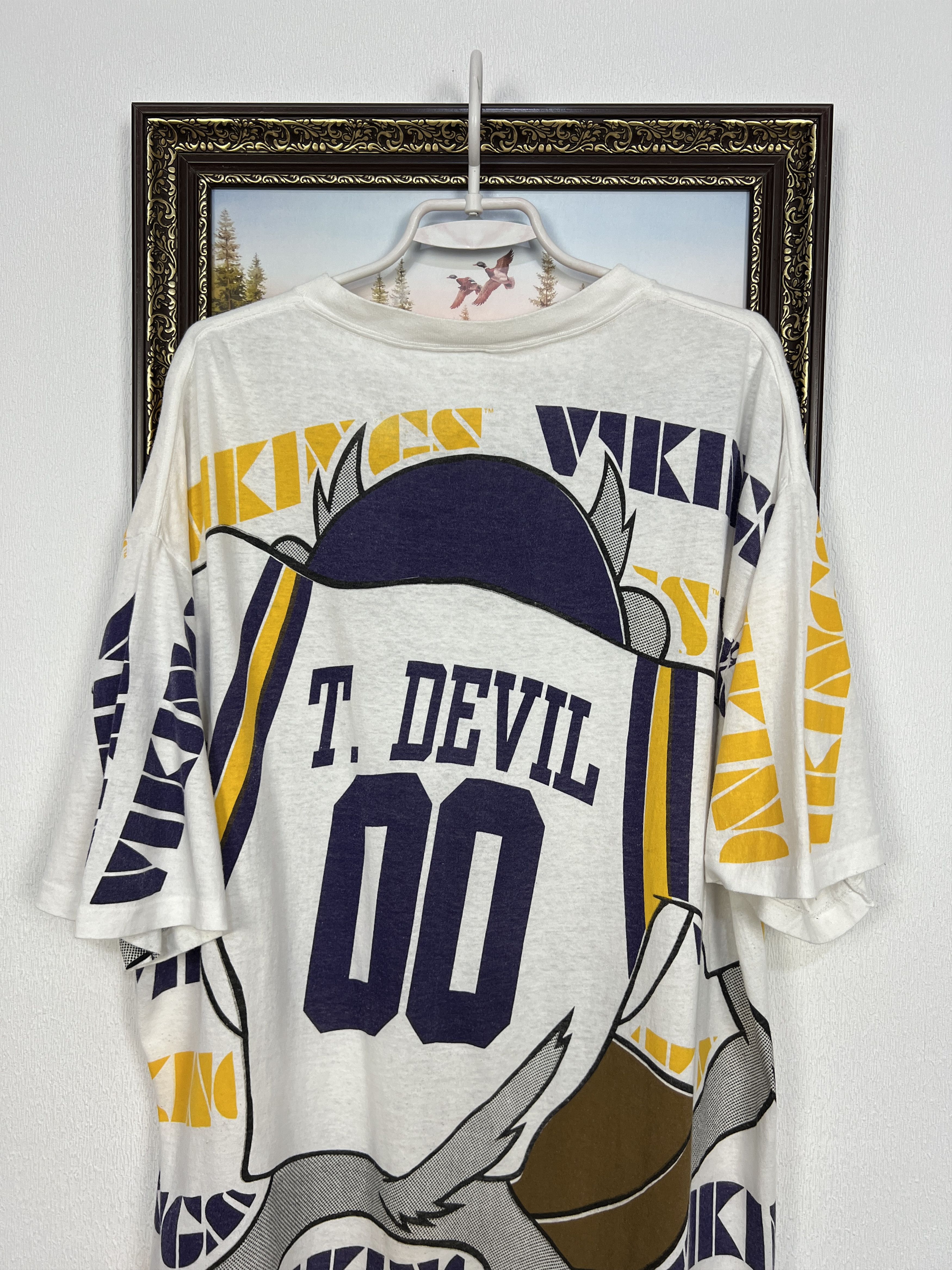 Vintage Vintage RARE Minnesota Vikings Taz All Over Print NFL Shirt Size US XXL / EU 58 / 5 - 14 Thumbnail