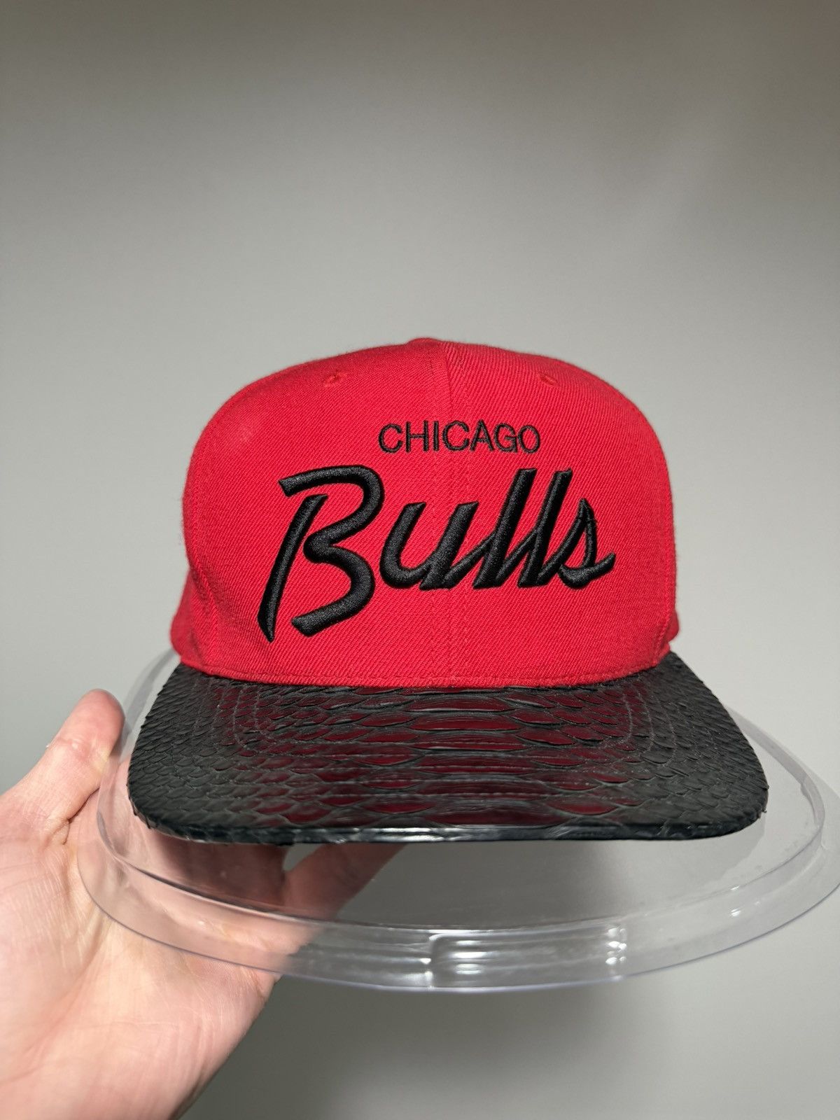 Just Don × Mitchell & Ness Just Don x Mitchell & Ness NBA Chicago Bulls Red Python Hat Size ONE SIZE - 10 Thumbnail