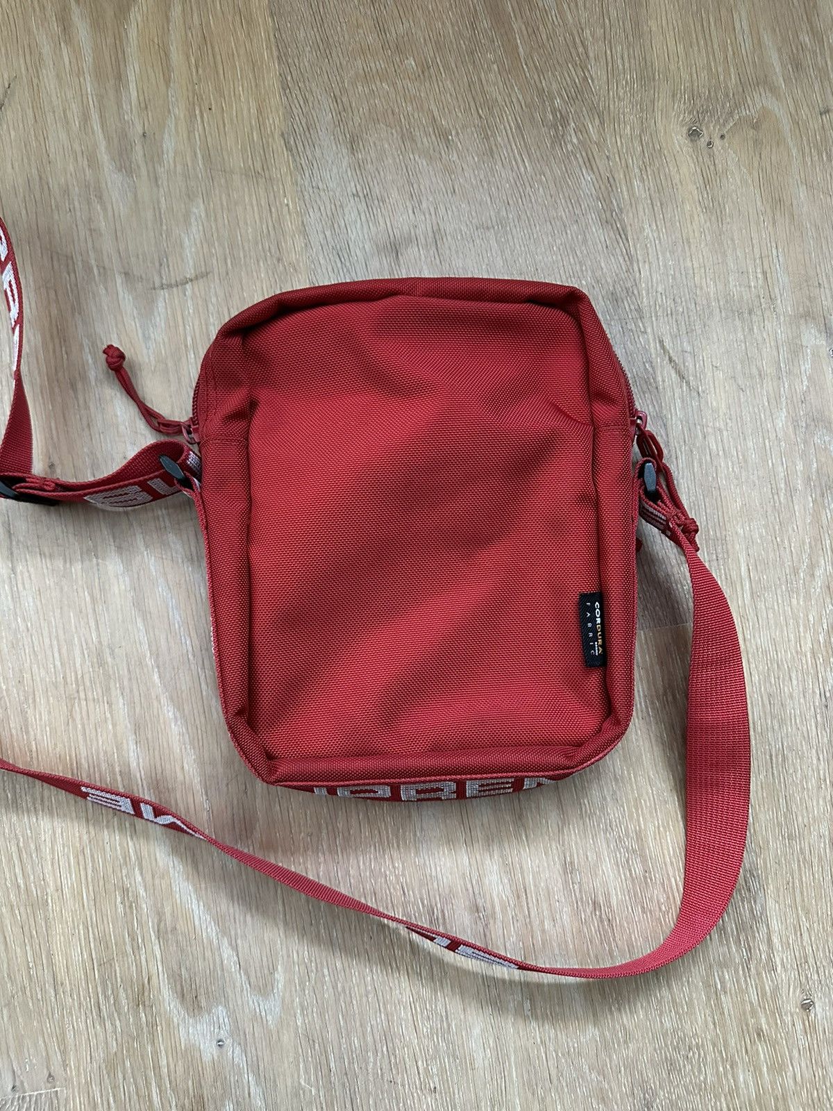 Supreme Suprème SS18 Shoulder Bag Red Size ONE SIZE - 4 Thumbnail