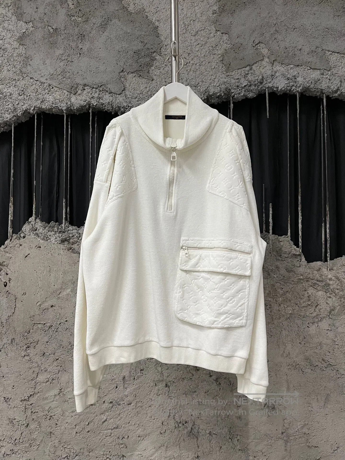 Louis Vuitton louis vuitton velvet half-zip sweatshirt. Size US L / EU 52-54 / 3 - 1 Thumbnail