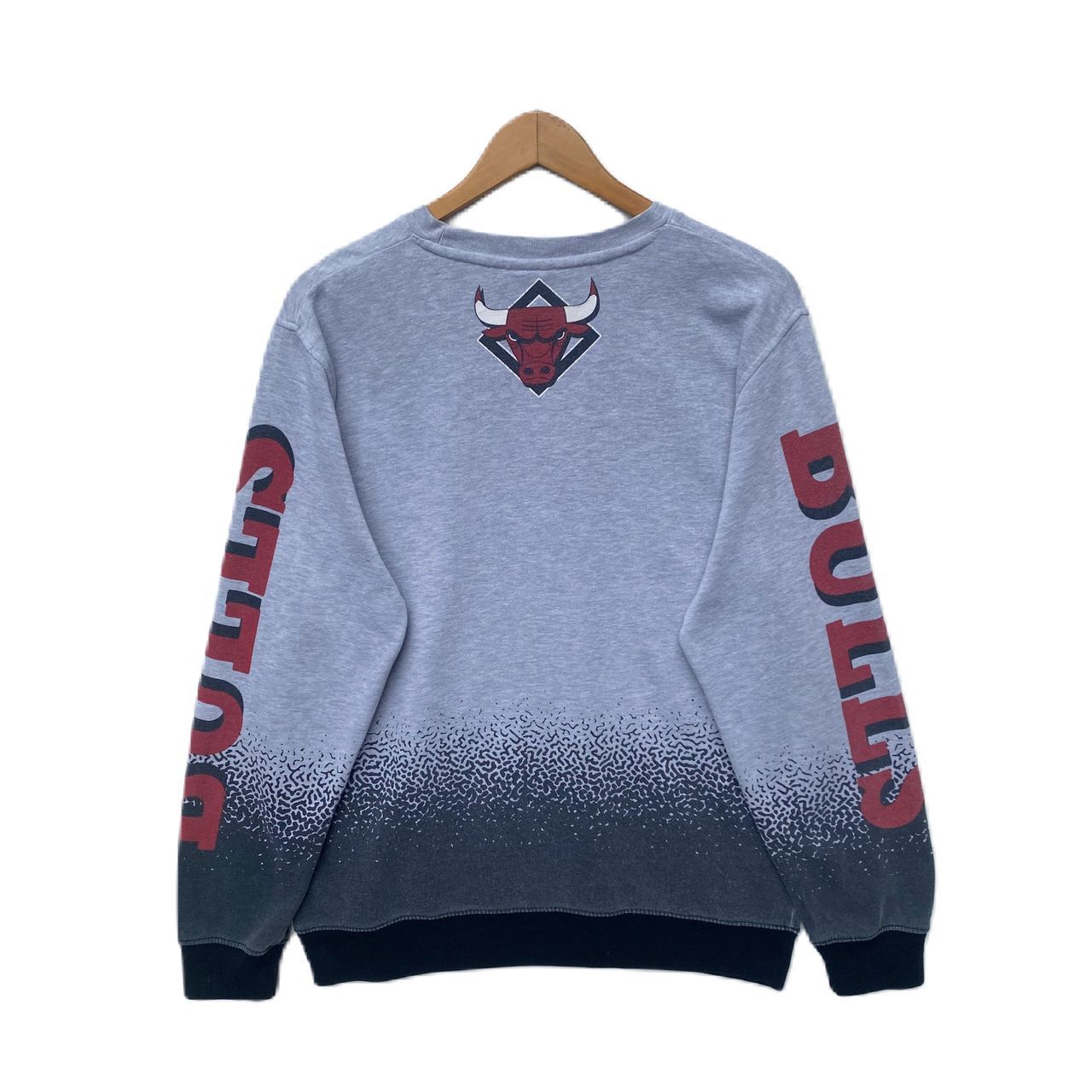 NBA CHICAGO BULLS SWEATSHIRT LARGE PULLOVER Size US L / EU 52-54 / 3 - 2 Thumbnail