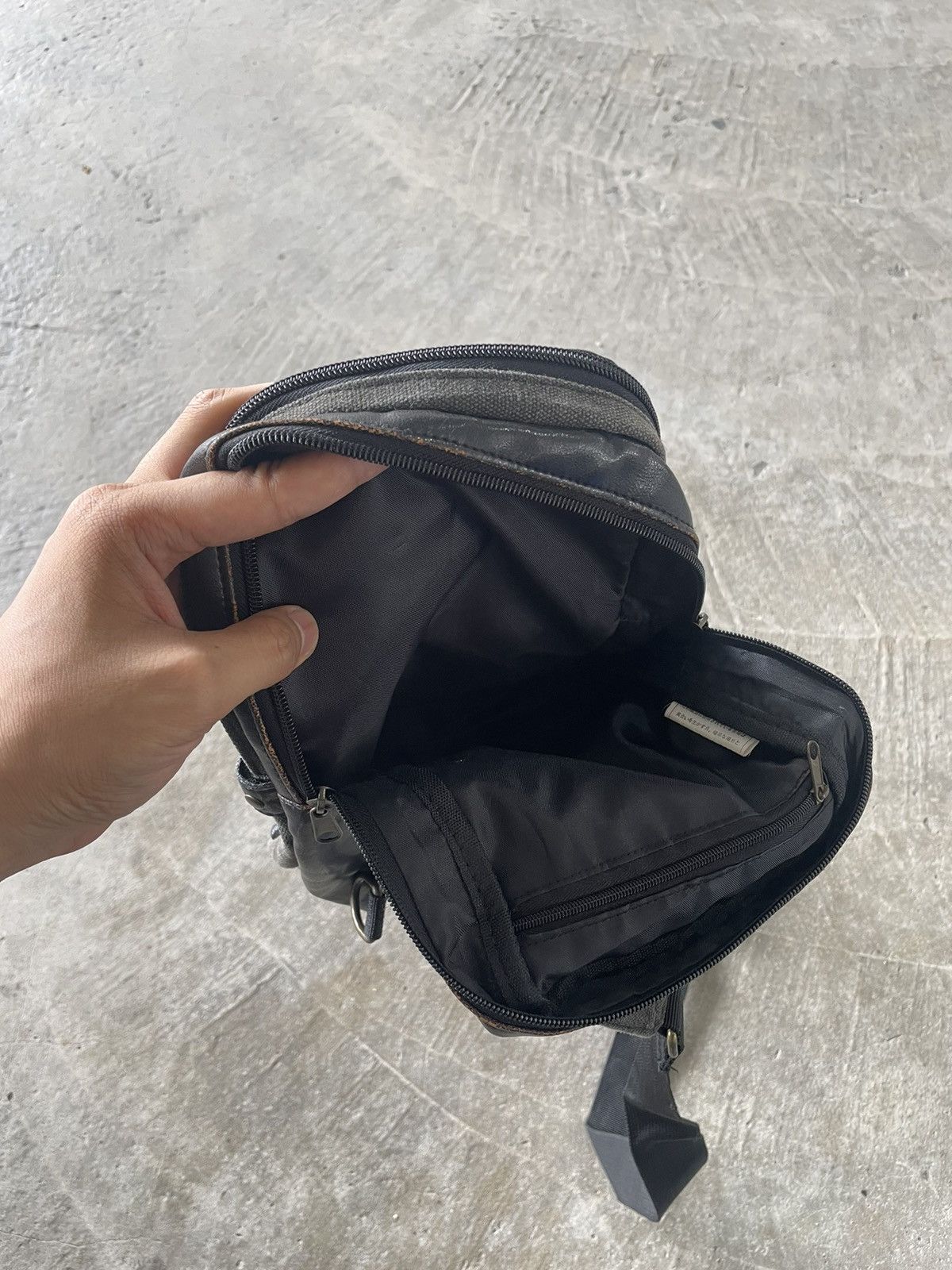 Japanese Brand × Seditionaries Fabric Connection Chrome CH Heart Crest Sling Bag Size ONE SIZE - 18 Thumbnail