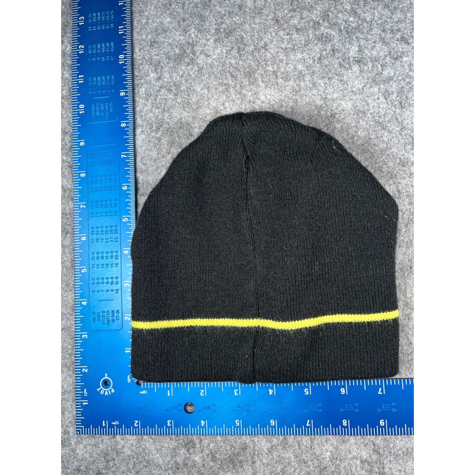 Vintage Interknit Int. Beanie Toque Adult 8-18 Black Yellow Knit 100% Acrylic Ski Hat/Cap Unisex Adults Beanie Winter Outdoor Ski Mens Womens Size ONE SIZE - 3 Thumbnail