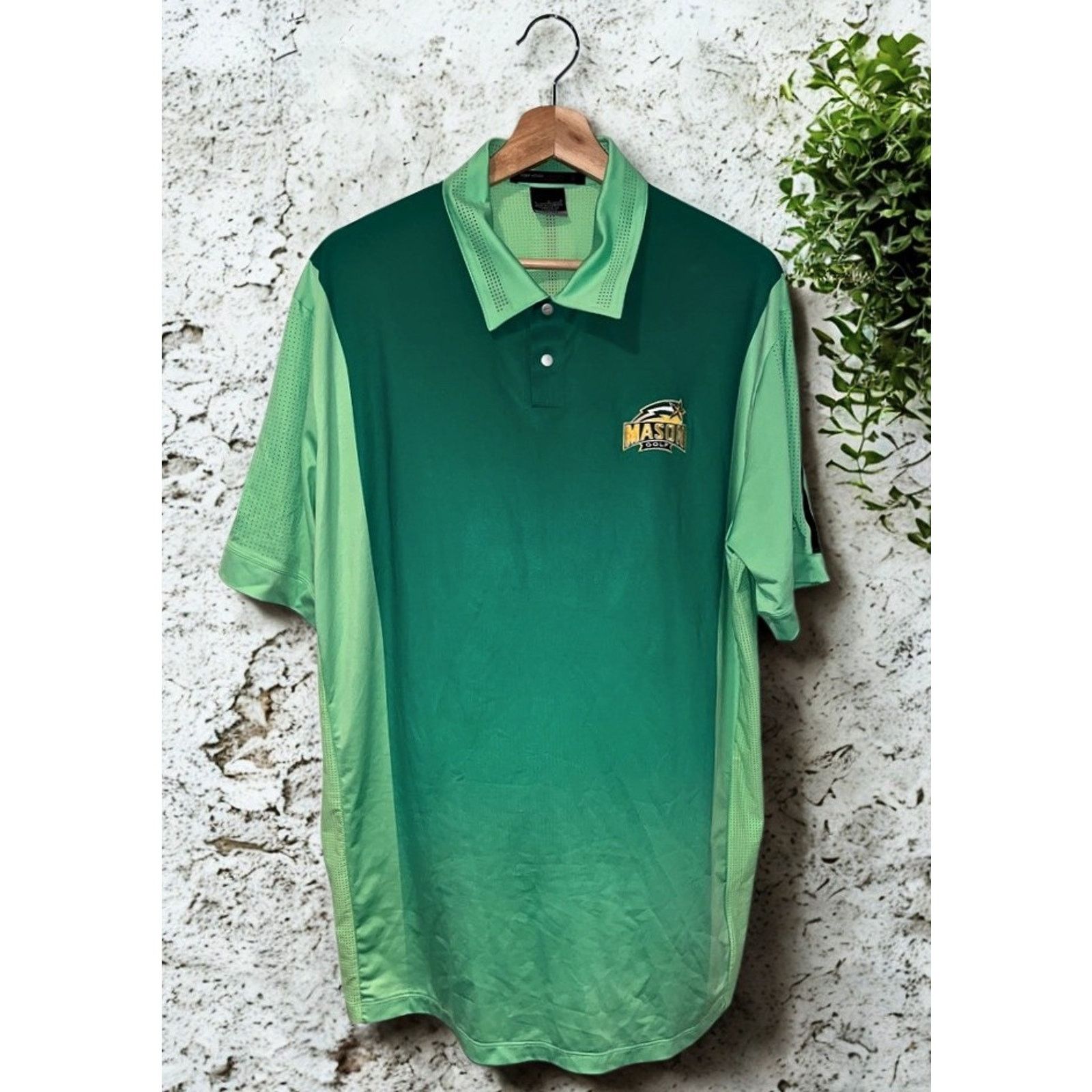 Nike George Mason Patriots Nike Tiger Woods Polo Sz L Team Issued Size US L / EU 52-54 / 3 - 7 Thumbnail