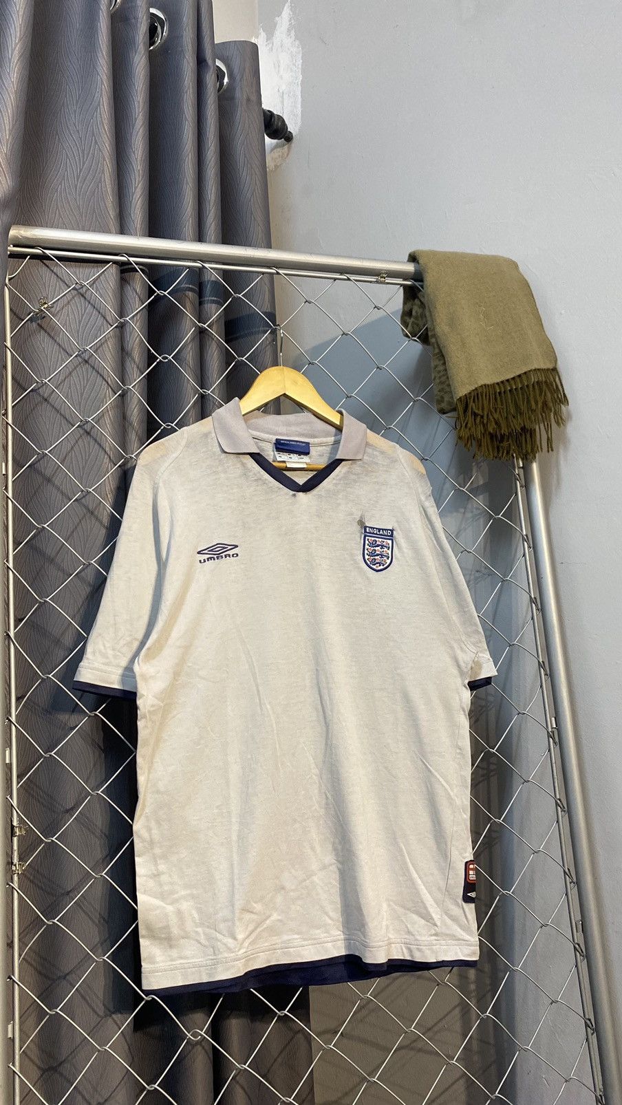Umbro × Vintage DISTRESS VINTAGE UMBRO ENGLAND MICHAEL OWEN POLO Size US L / EU 52-54 / 3 - 1 Thumbnail