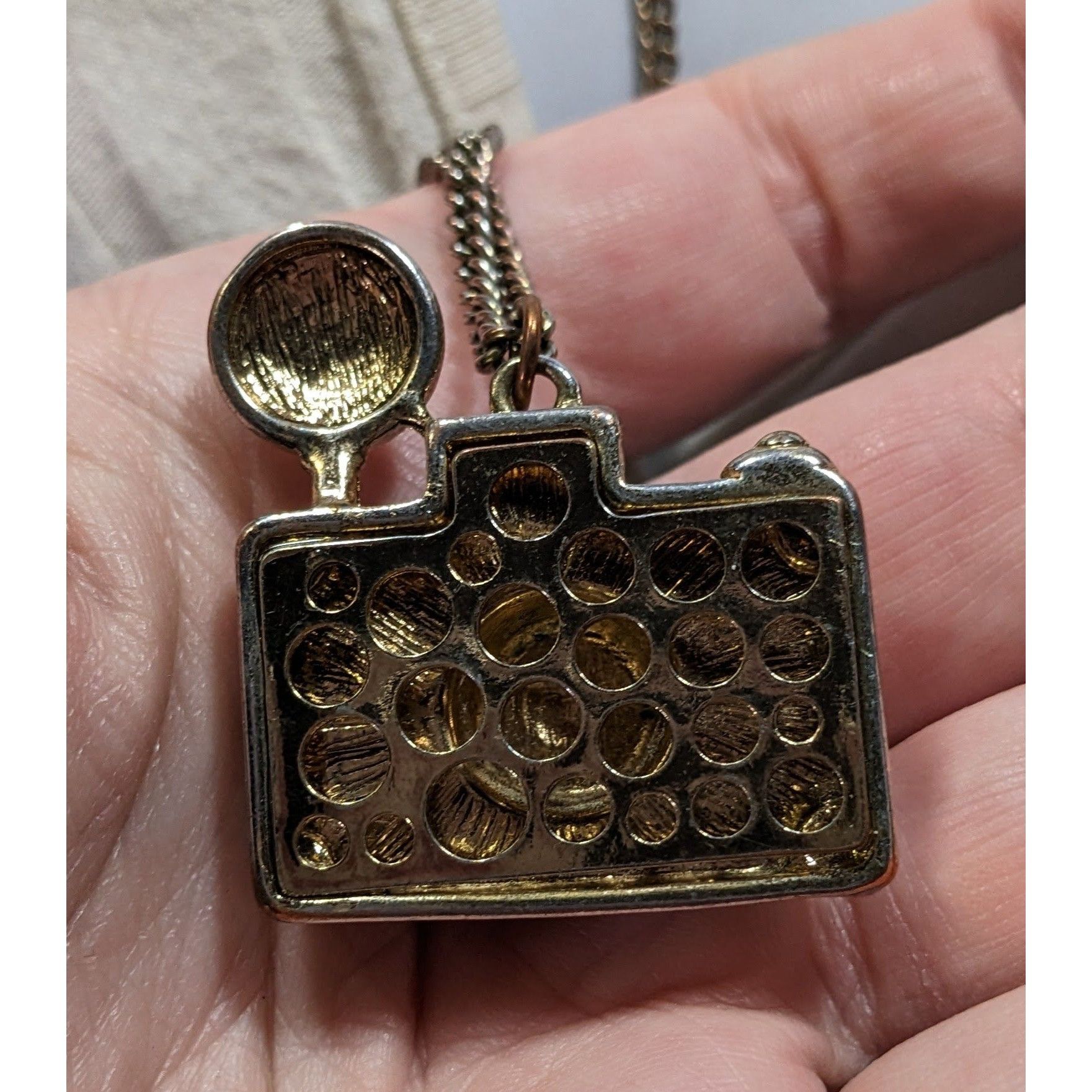 Other Quirky Glam Camera Pendant Necklace With Crystal Lens & Blac Size ONE SIZE - 6 Thumbnail