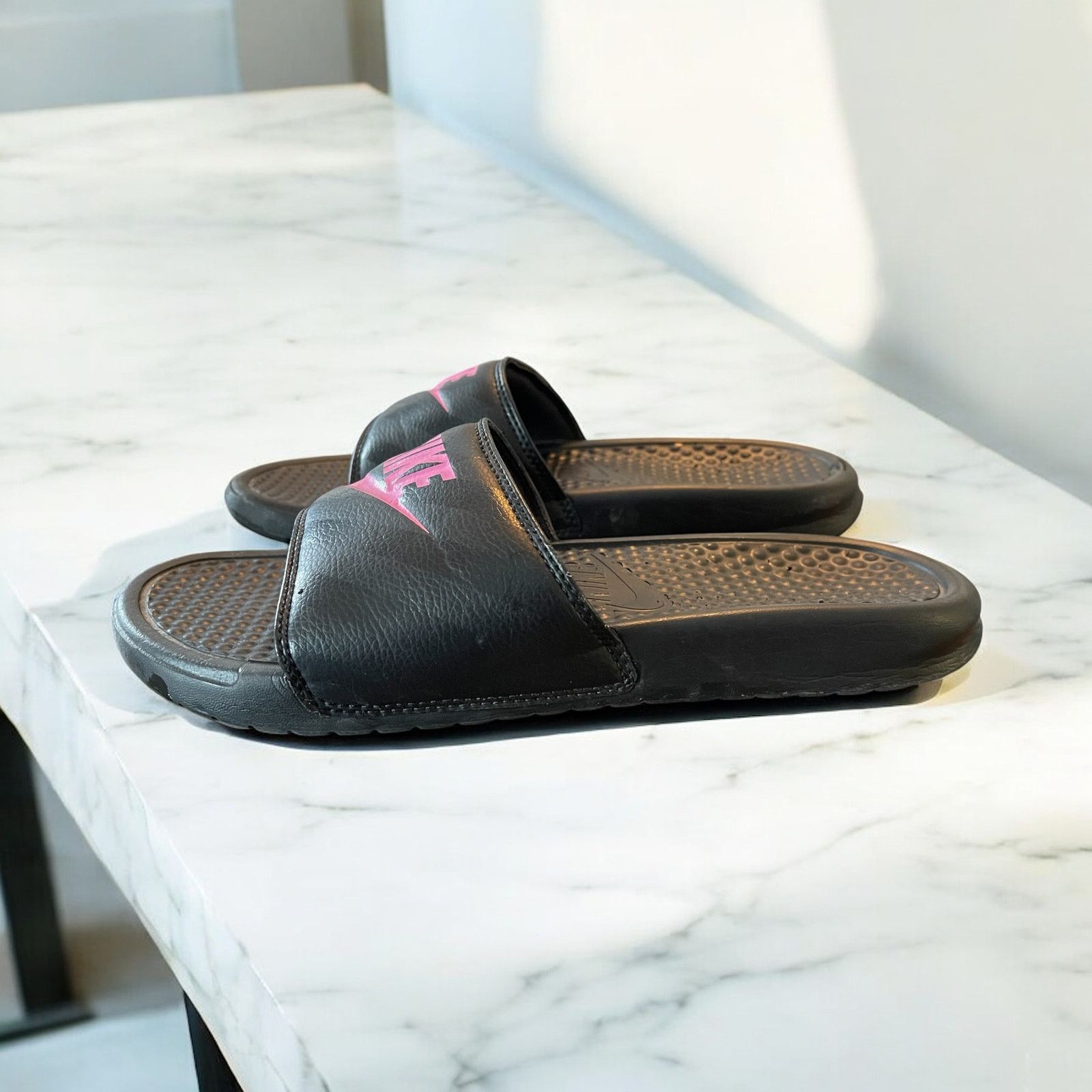 Nike NIKE sandals Flip Flops Slides Size 9 Benassi Black Pink Size US 9 / IT 39 - 3 Thumbnail