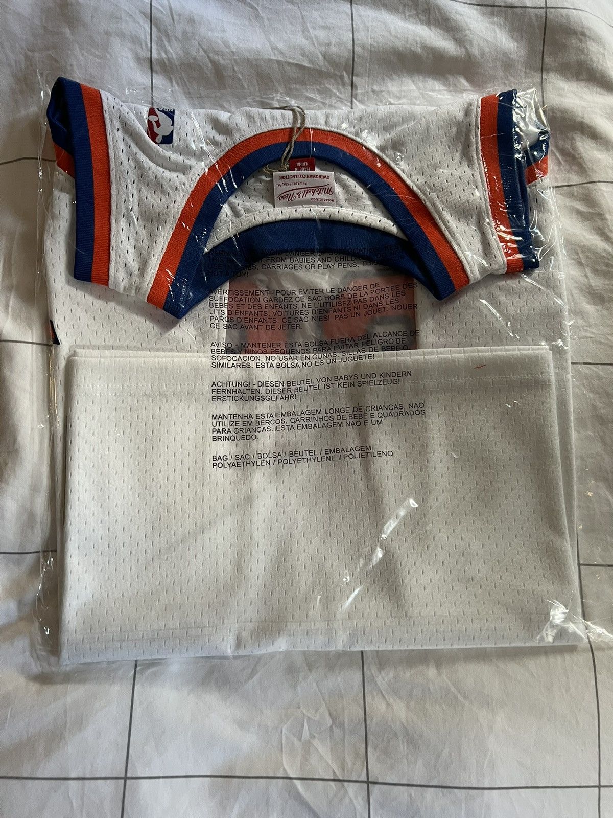 Mitchell & Ness Mitchell and Ness XL Throwback Ewing White Knicks 1985/86 Size US XL / EU 56 / 4 - 6 Thumbnail