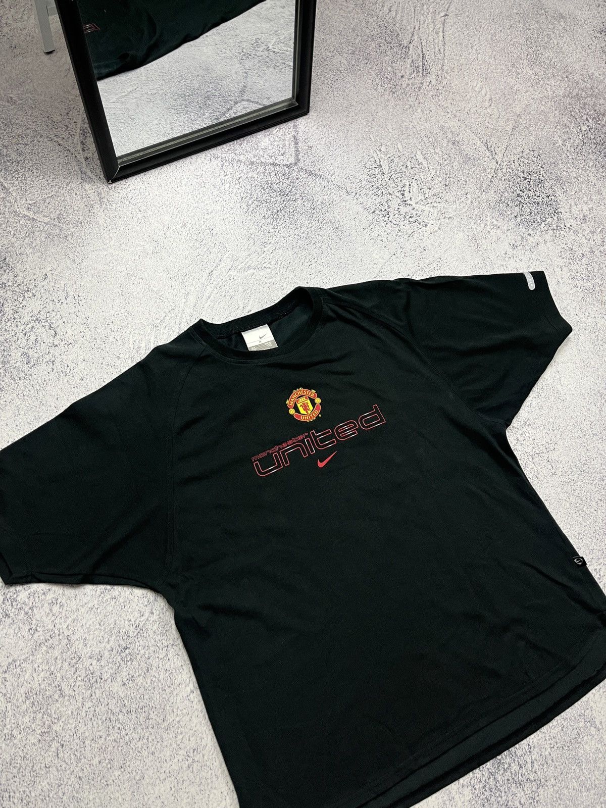 Nike Vintage Y2K Nike Manchester United Center Swoosh Tshirt Size US M / EU 48-50 / 2 - 3 Thumbnail