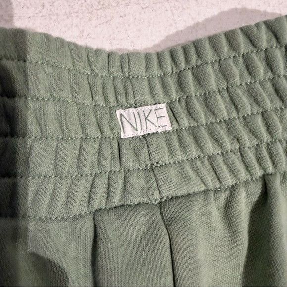 Nike Nike Sage Green Athletic Shorts Sz Large L Size 30" / US 8 / IT 44 - 6 Thumbnail