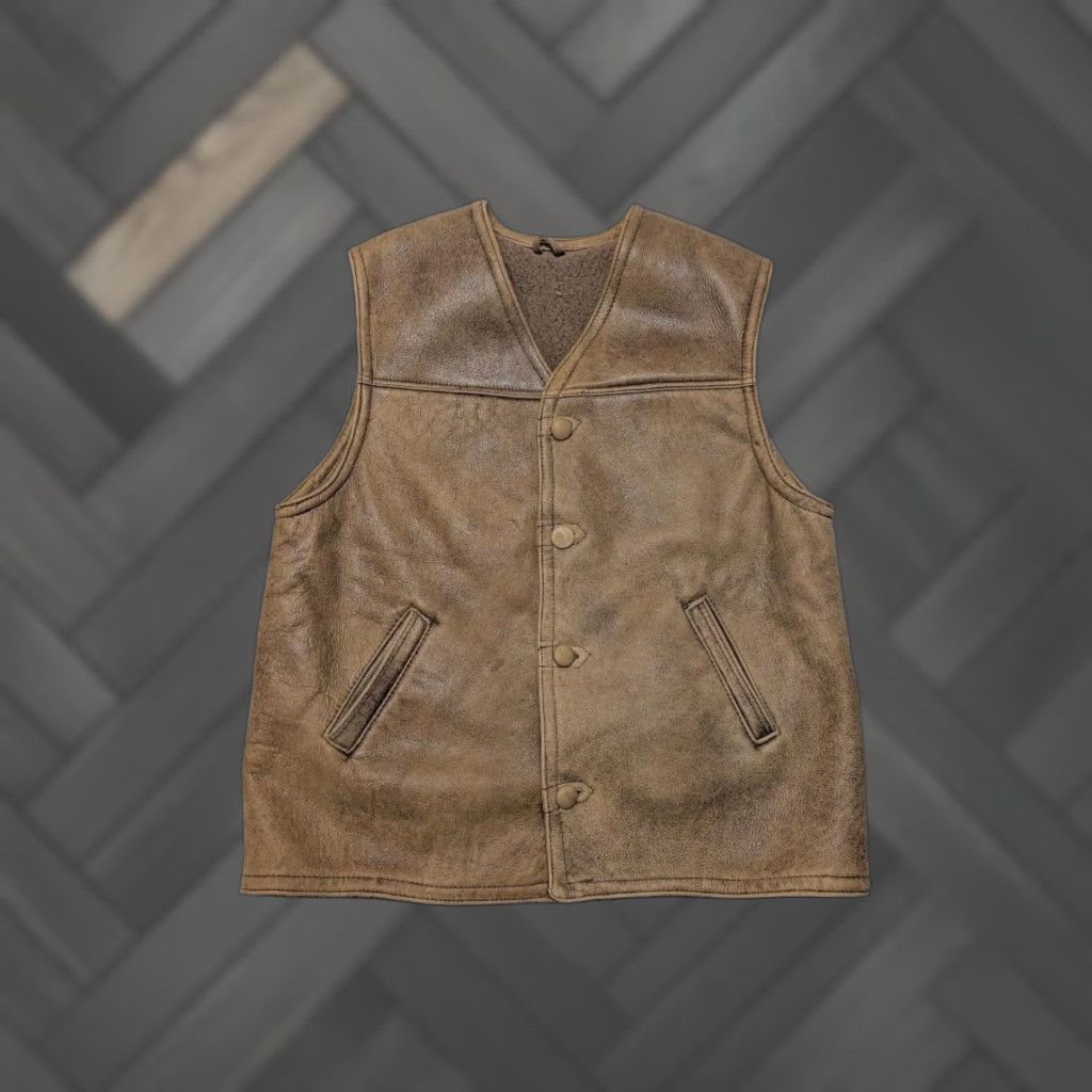 Vintage VINTAGE shearling vest Mens L 44 Brown leather Shearling Wool Handcrafted Sheepskin Vest Size US L / EU 52-54 / 3 - 1 Thumbnail
