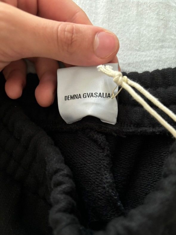Vetements vetements wash tag shorts Size US 28 / EU 44 - 7 Thumbnail