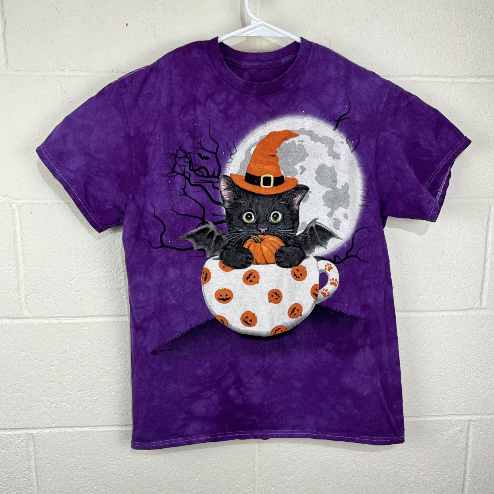 The Mountain VINTAGE The Mountain Halloween Cat T-Shirt Unisex Adults Medium Purple Fall Spring Summer Winter Graphic Size US M / EU 48-50 / 2 - 2 Thumbnail