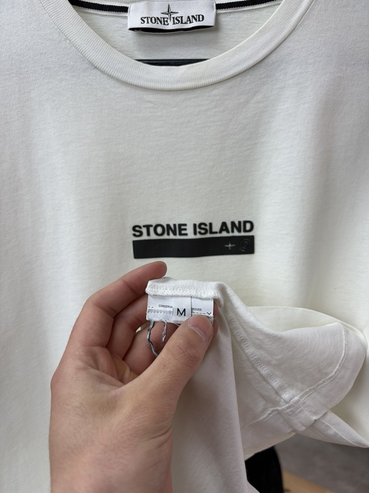 Stone Island Stone Island Logo T-Shirt White Minimal Graphic Tee Luxury Size US M / EU 48-50 / 2 - 14 Thumbnail