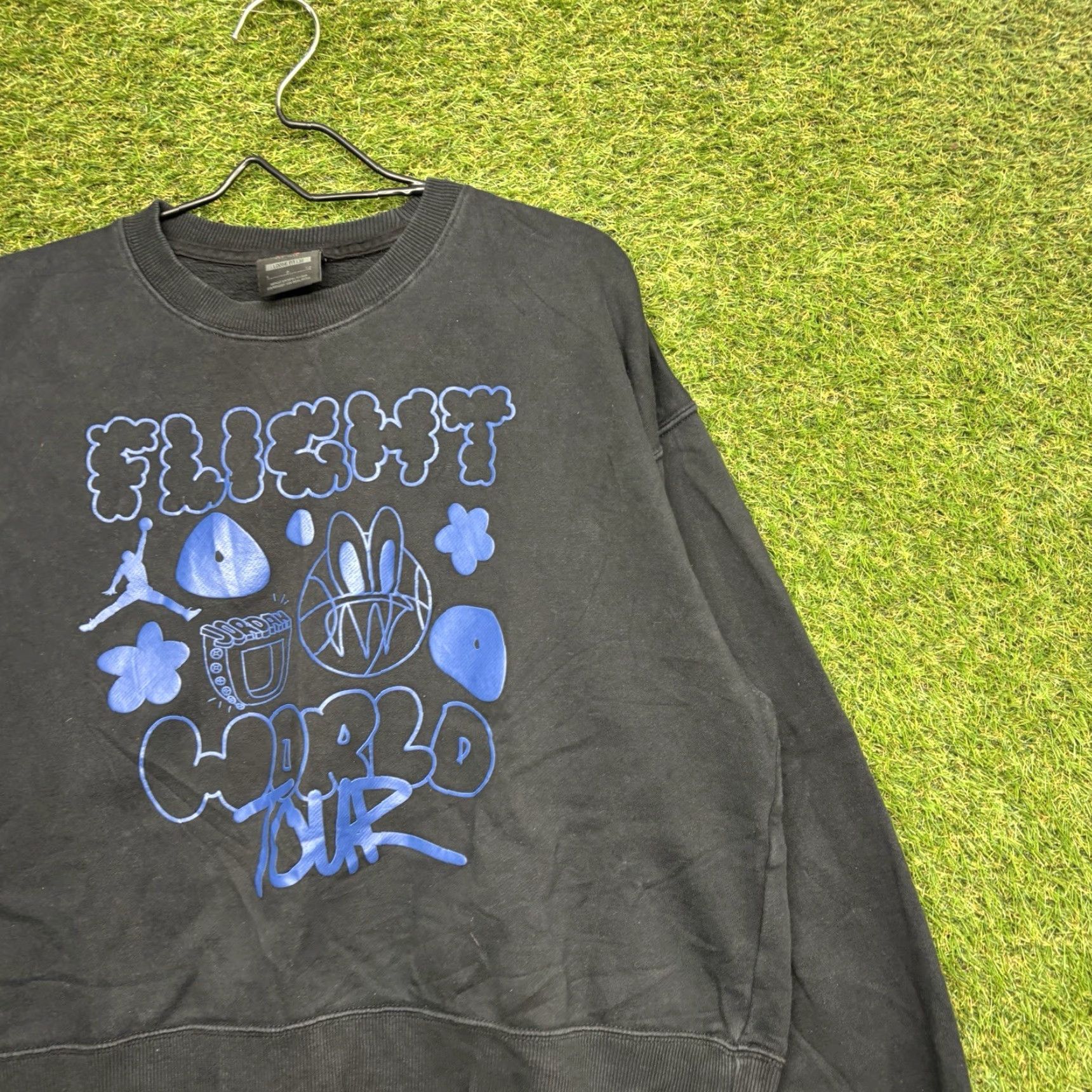 Jordan Brand Jordan Flight Sweatshirt Mens Small Black Graphic Crewneck Loose Fit World Tour Size US S / EU 44-46 / 1 - 2 Thumbnail