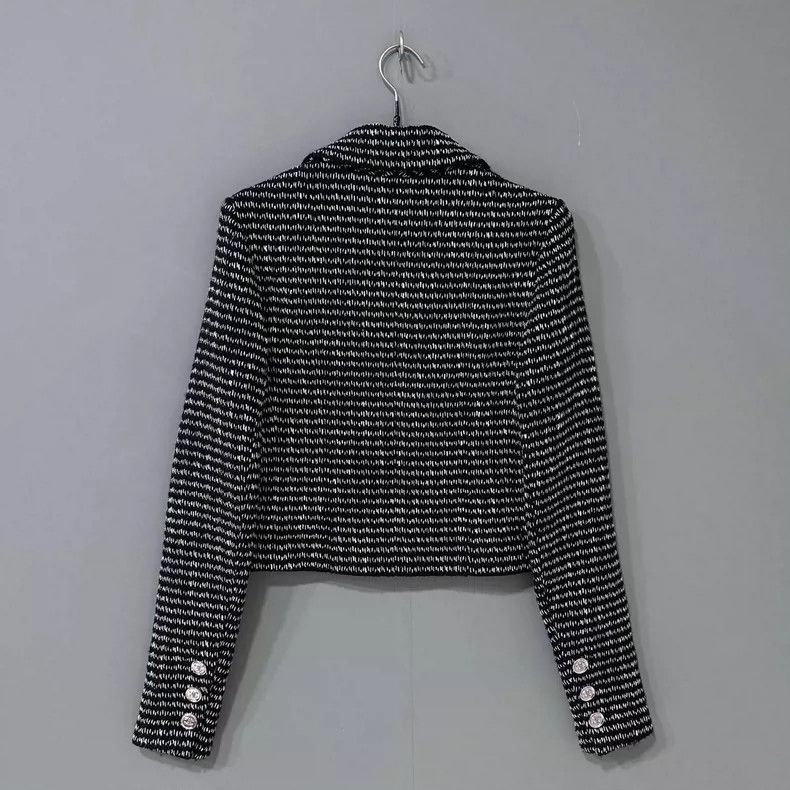 Chanel Chanel Black and white double c button tweed jacket Size XS / US 0-2 / IT 36-38 - 4 Thumbnail