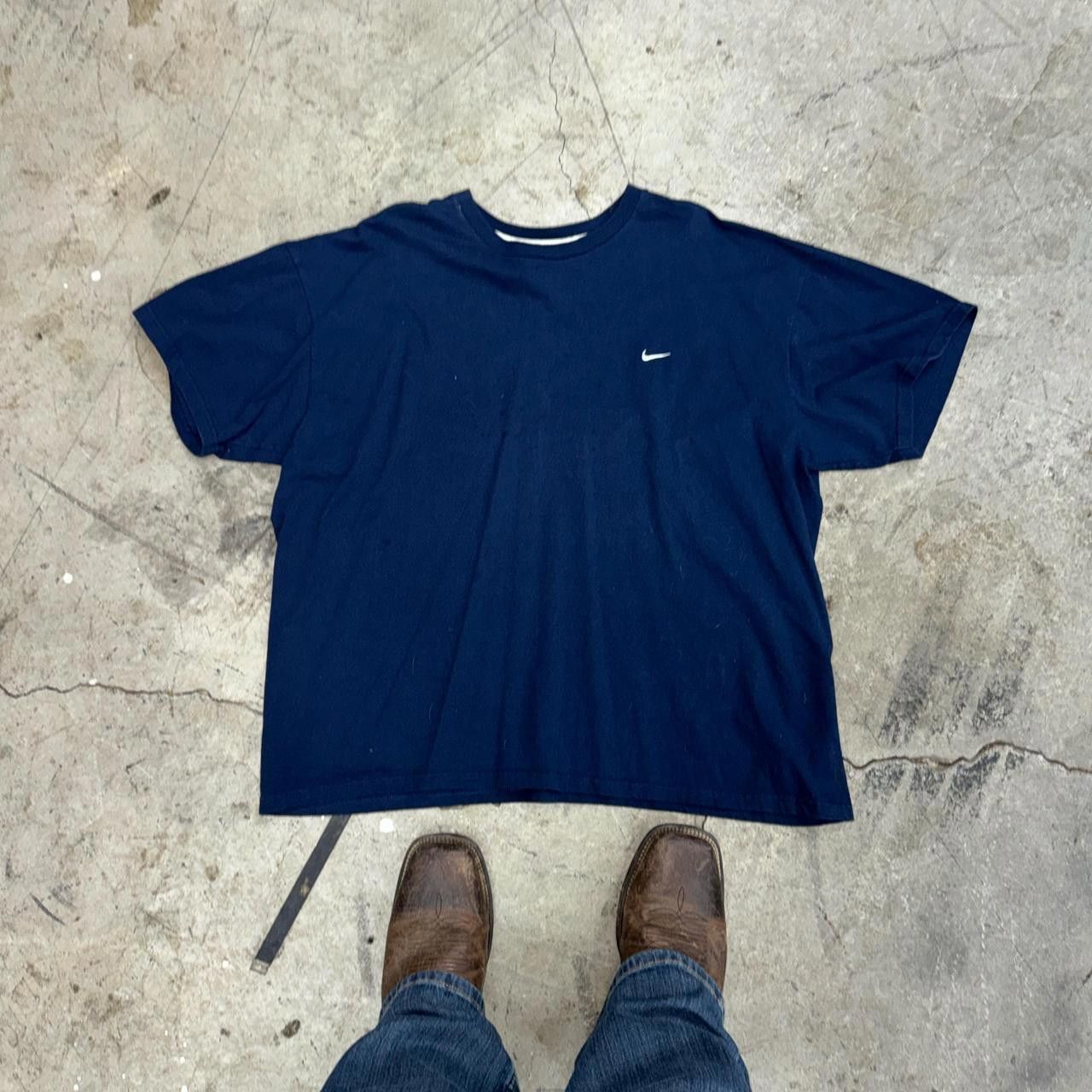 Nike 2000s silver nike tag on a navy blue logo tee Size US XXL / EU 58 / 5 - 1 Thumbnail