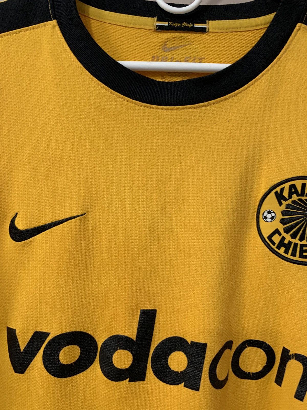 Nike KAIZER CHIEFS 2009/2010 HOME FOOTBALL SHIRT JERSEY Nike Size US XL / EU 56 / 4 - 7 Thumbnail