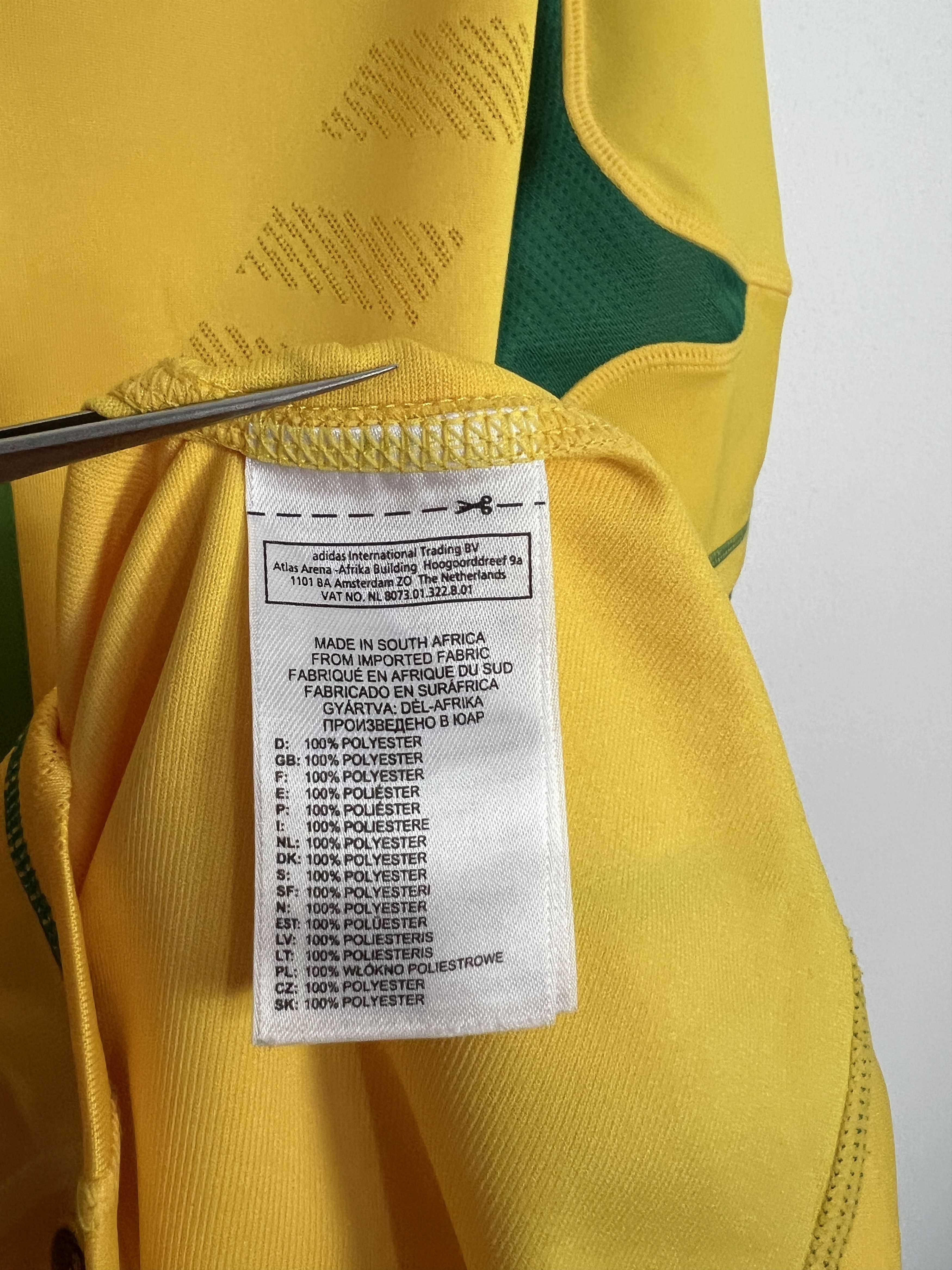 Adidas South Africa football shirt 2010 Soccer #10 Pienaar Jersey Size US M / EU 48-50 / 2 - 7 Thumbnail