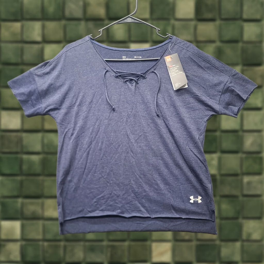 Under Armour Under Armour T Shirt Womens S Short Sleeve Cropped Relaxed Fit Blue Logo Beach 90s? Size 28" / US 6 / IT 42 - 1 Thumbnail