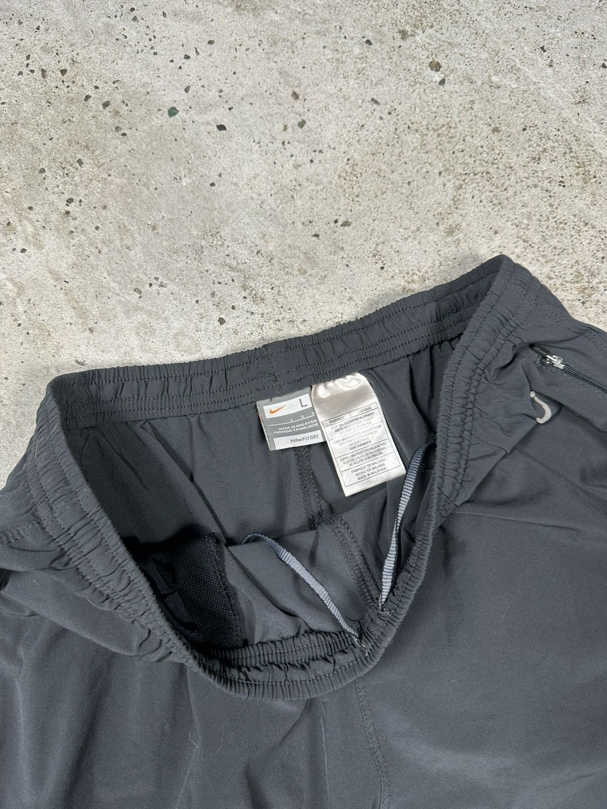 Nike × Vintage Vintage Y2K Nike Grey Baggy Track Pants Swoosh Size US 34 / EU 50 - 8 Thumbnail