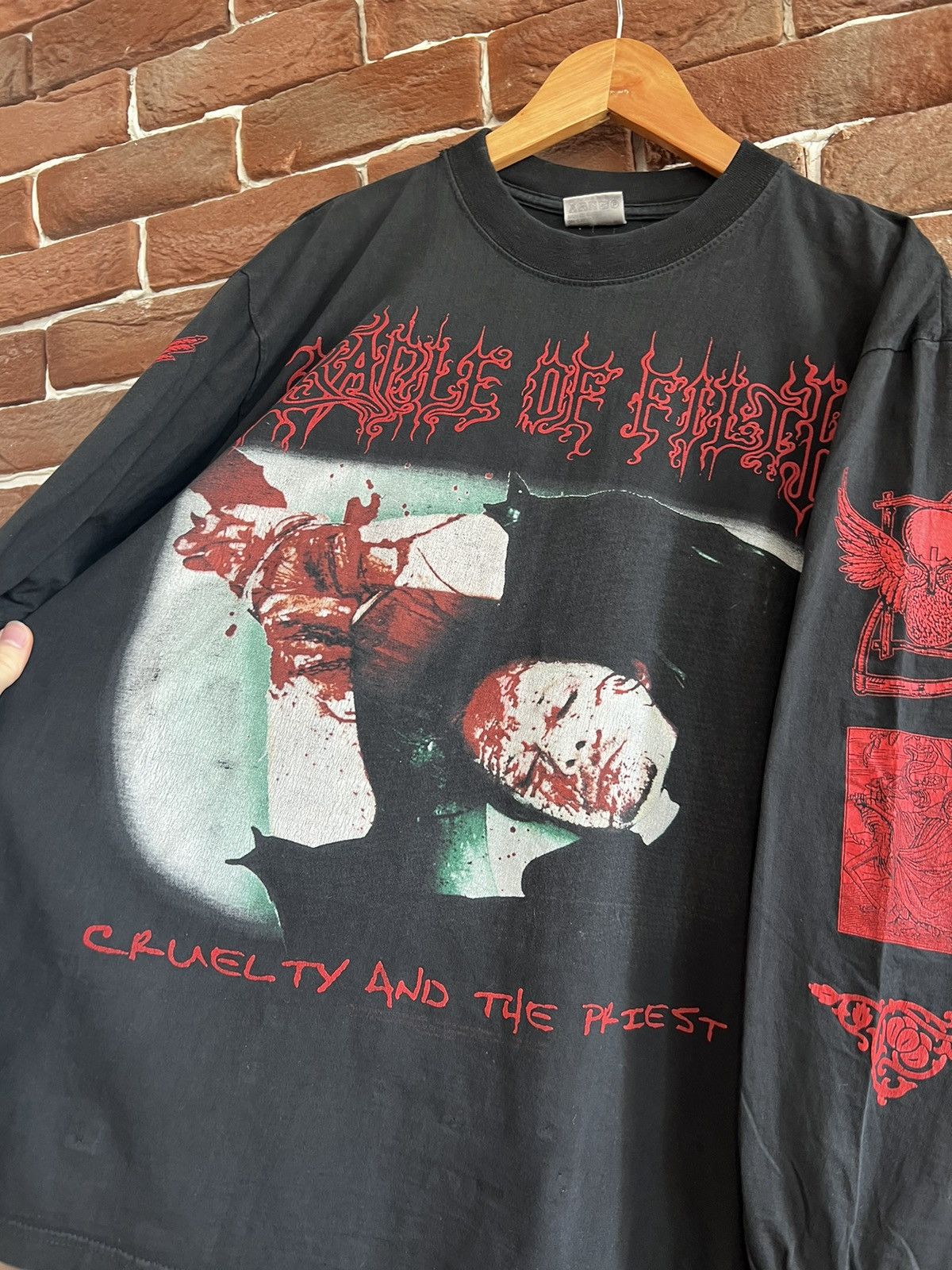 Band Tees Vintage 90s Cradle of Filth Cruelty Priest Metal Band Tshirt Size US XL / EU 56 / 4 - 3 Thumbnail