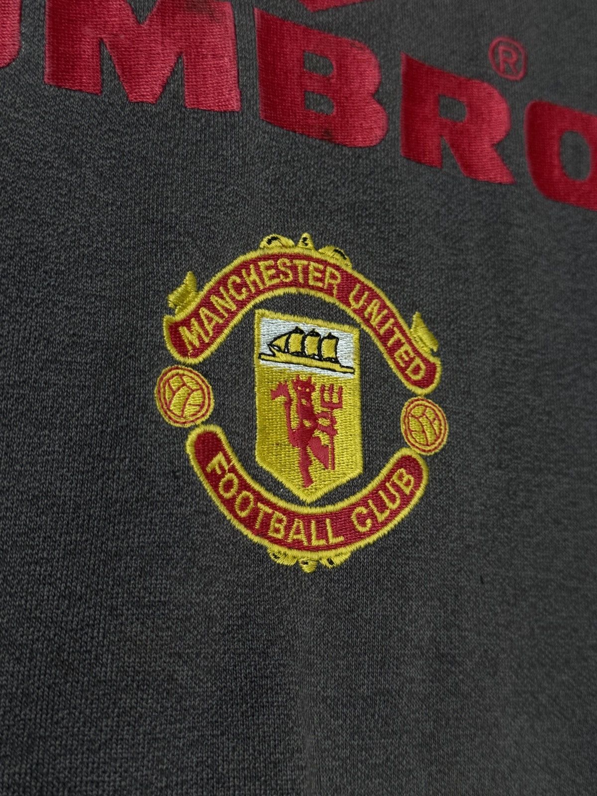 Umbro Vintage 90s Umbro Manchester United Sharp Sweatshirt Size US M / EU 48-50 / 2 - 4 Thumbnail