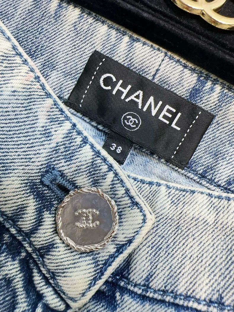 Chanel Chanel 22K show ruffle washed blue jeans Size 25" / US 0 / IT 36 - 7 Thumbnail