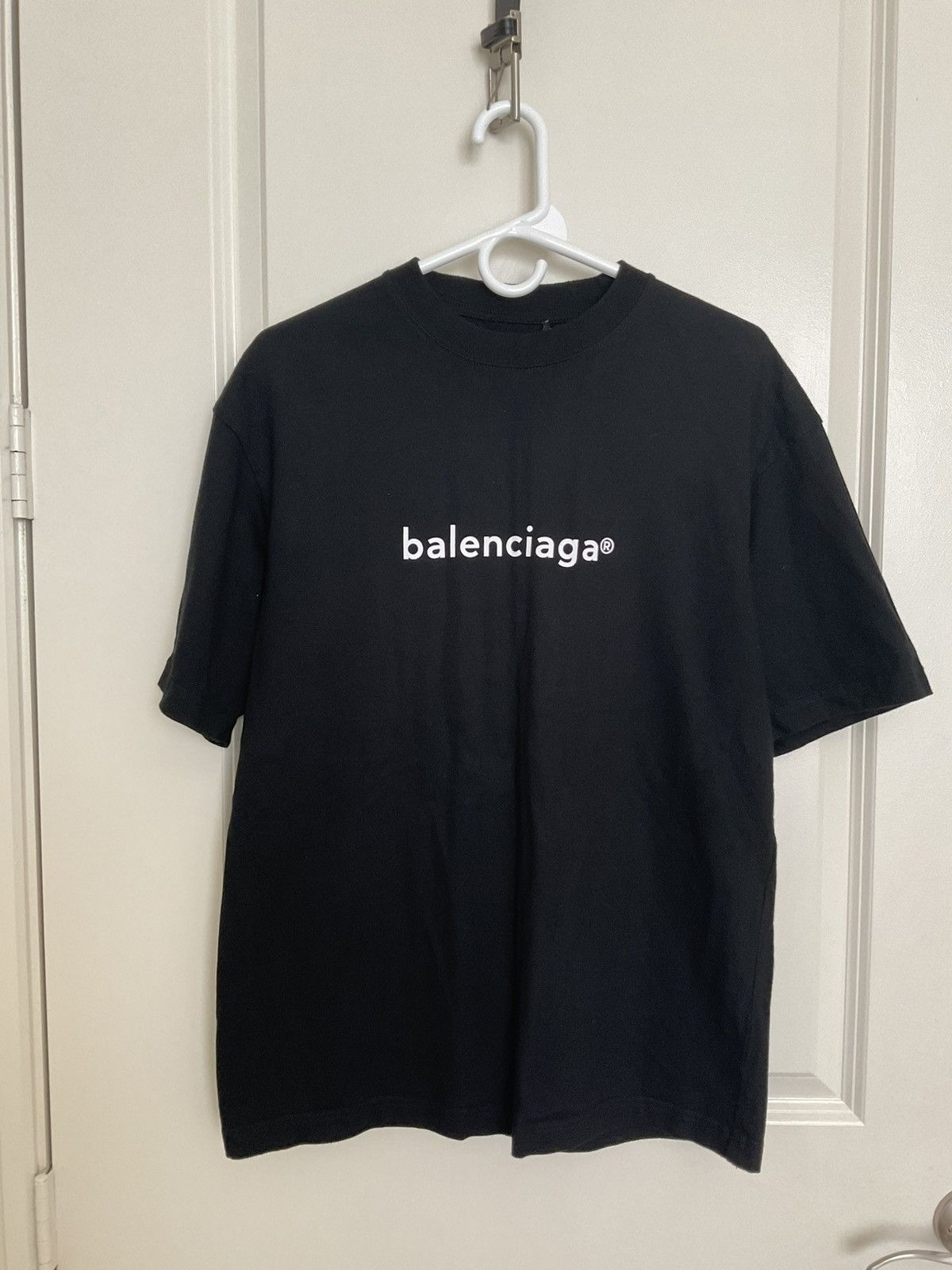 トップス BALENCIAGA Copyright Logo T-shirts Balenciaga Men's Taped-Logo Distressed T-Shirt | Neiman Marcus