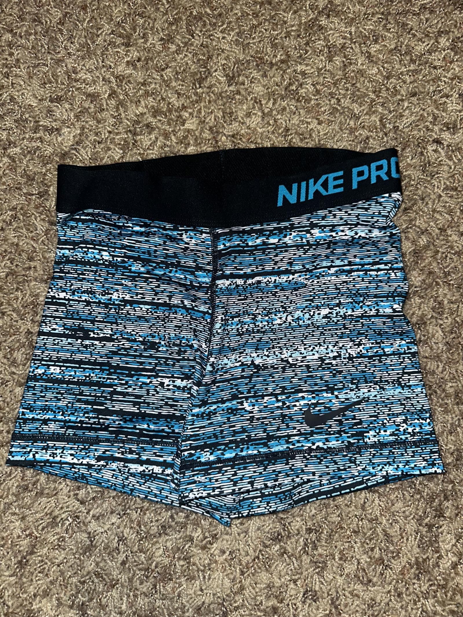 Nike Nike Women's Pro 3" Static Running Short 2015 Size 28" / US 6 / IT 42 - 1 Thumbnail