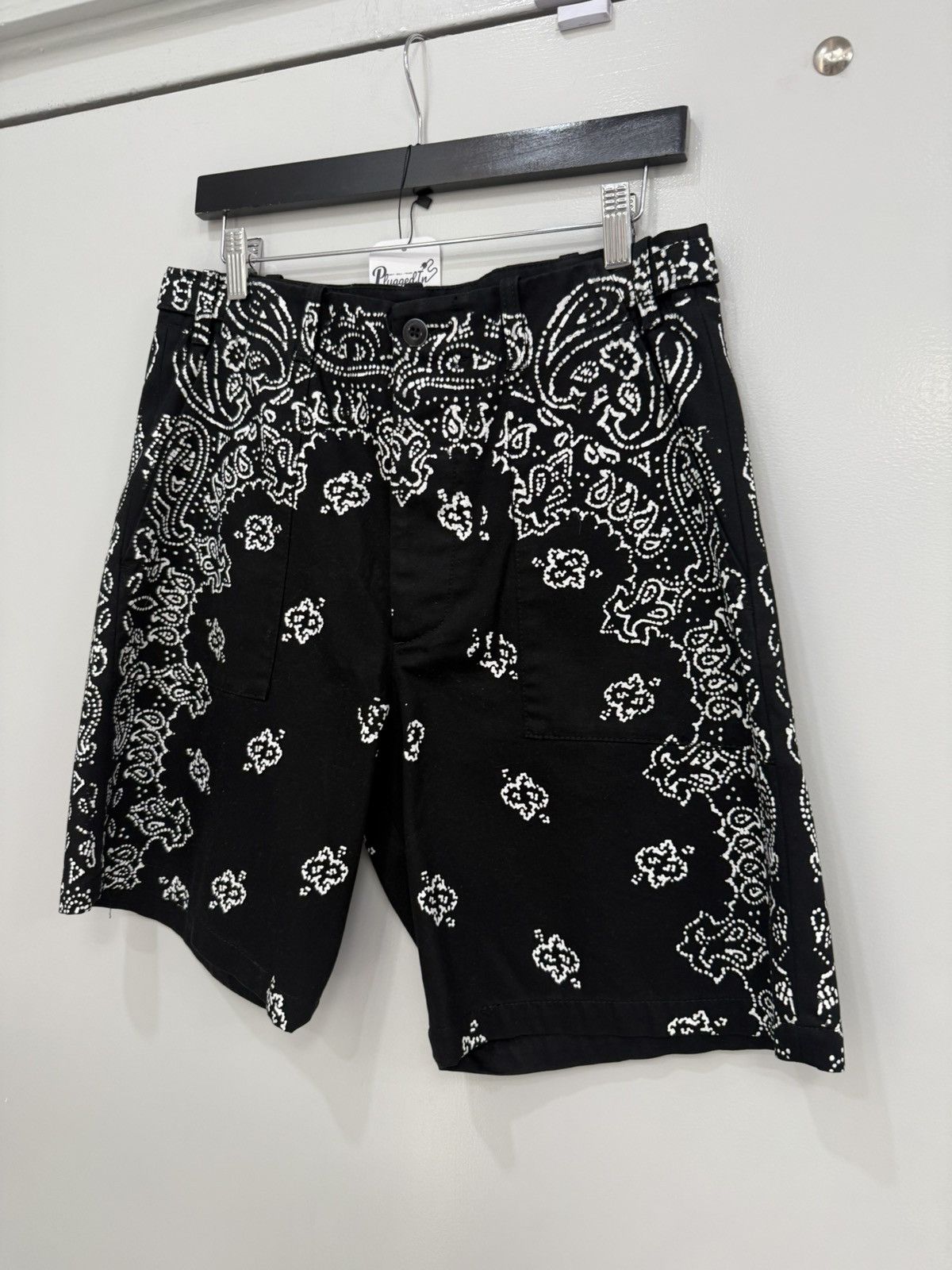 Amiri Amiri Bleached Bandana Shorts Size US 30 / EU 46 - 3 Thumbnail