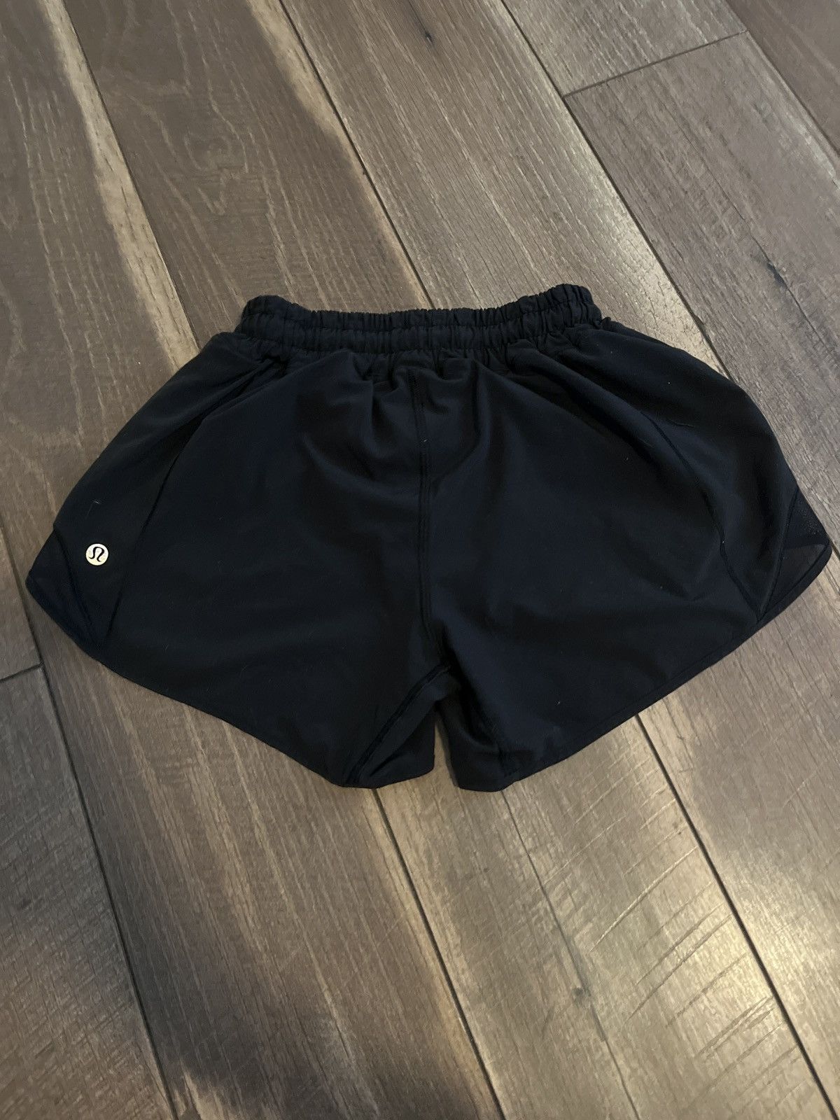 Lululemon Lululemon Hotty Hot low-rise lined short 2.5 Size 26" / US 2 / IT 38 - 2 Thumbnail