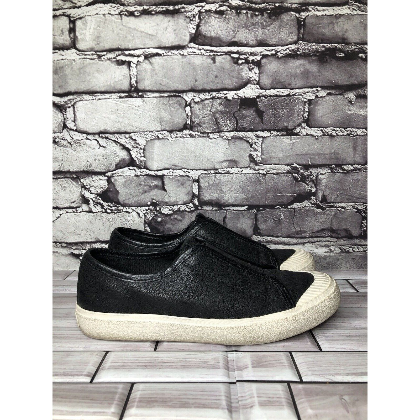 Frye Frye Black Leather Slip On Comfort Casual Sneakers Shoes Wom Size US 7 / IT 37 - 11 Thumbnail