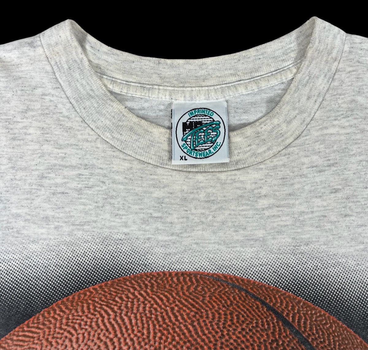 NBA 90s Distressed Vintage Kentucky Wildcats Basketball tee Size US XL / EU 56 / 4 - 10 Thumbnail
