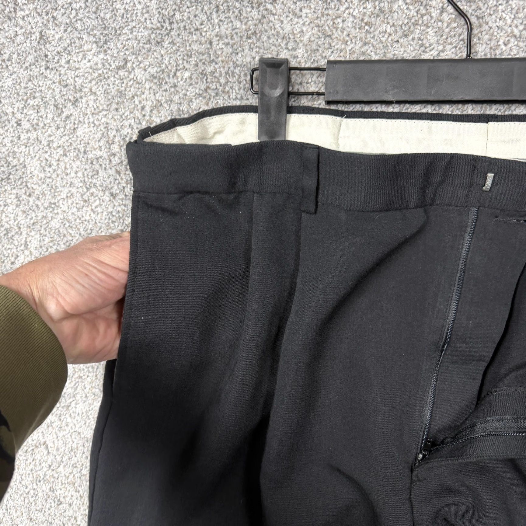 Geoffrey Beene VINTAGE Geoffrey Beene Mens Dress Pants 38x29.5 Black Pleated Straight Leg Front Slash Pockets 90s Business Formal Narrow Size US 38 / EU 54 - 7 Thumbnail