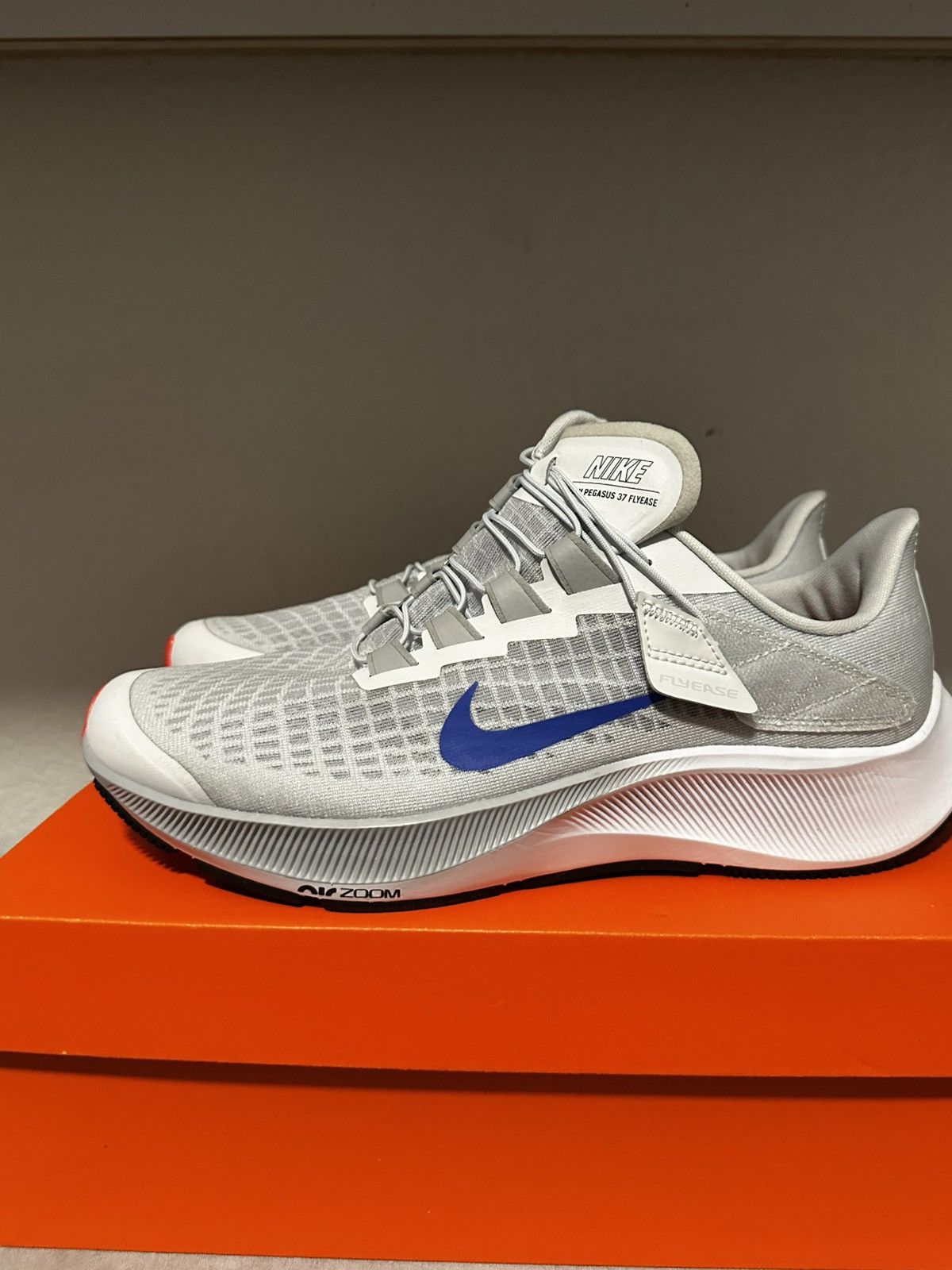 Nike Nike Air Zoom Pegasus 37 Flyease 9.5 Size US 9.5 / EU 42-43 - 1 Thumbnail