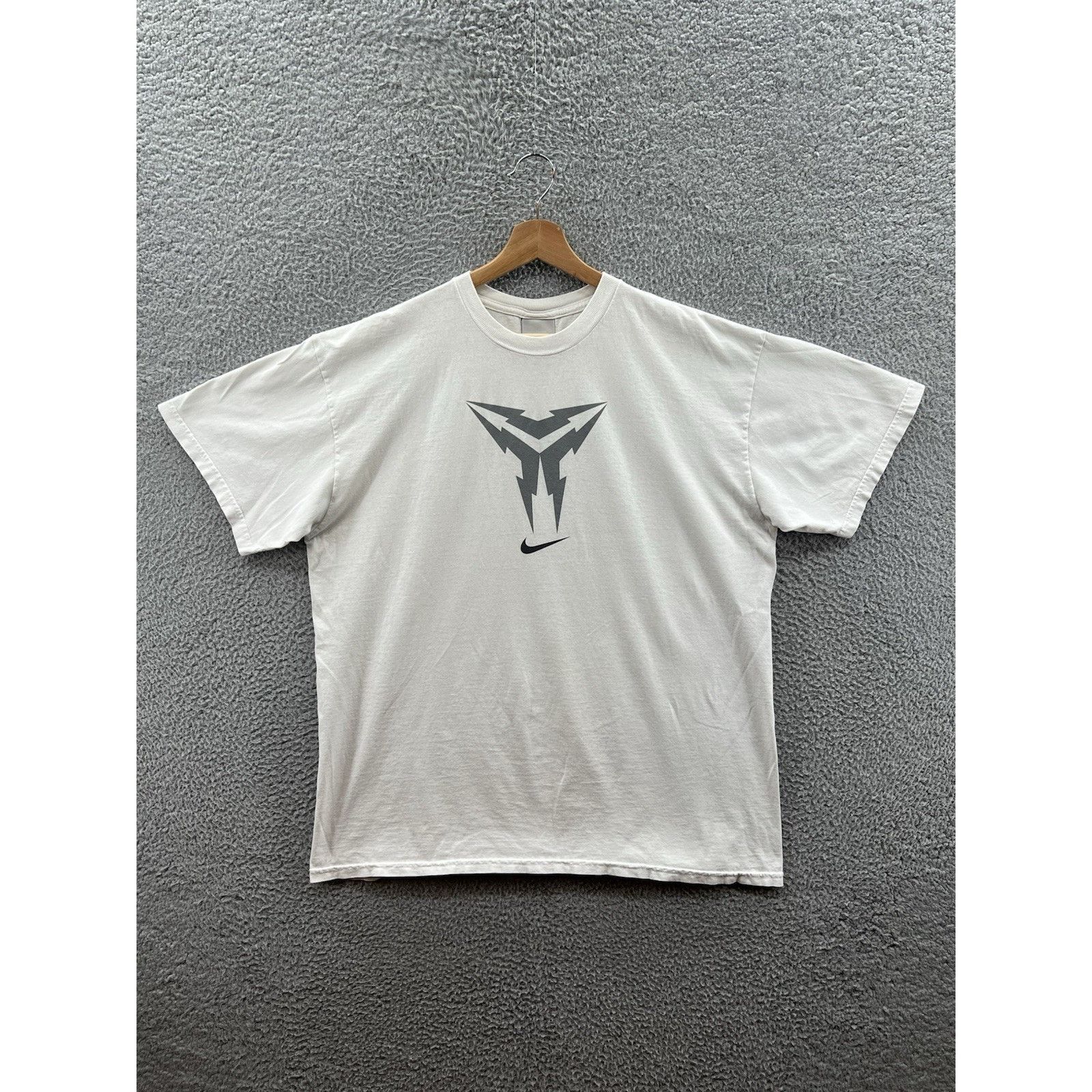 Nike Nike Silver Tab Kobe Bryant Black Mamba White T-Shirt Sz. XL Size US XL / EU 56 / 4 - 1 Thumbnail