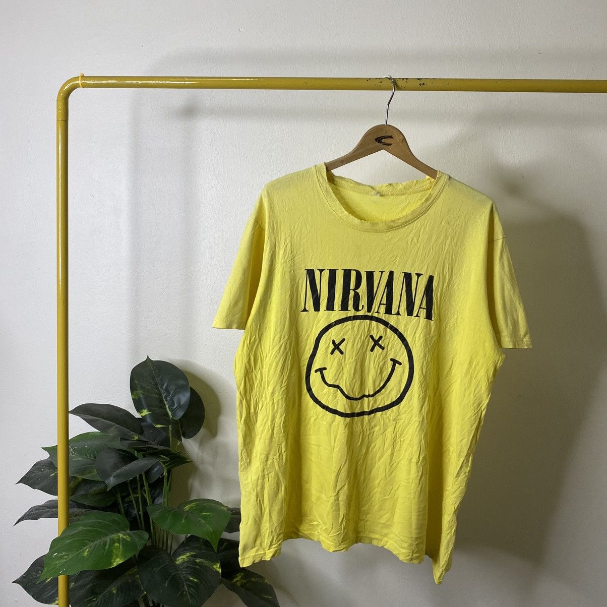 Nirvana Vintage Y2K Nirvana Smiley Kurt Cobain Band T Shirt Size US XL / EU 56 / 4 - 1 Thumbnail